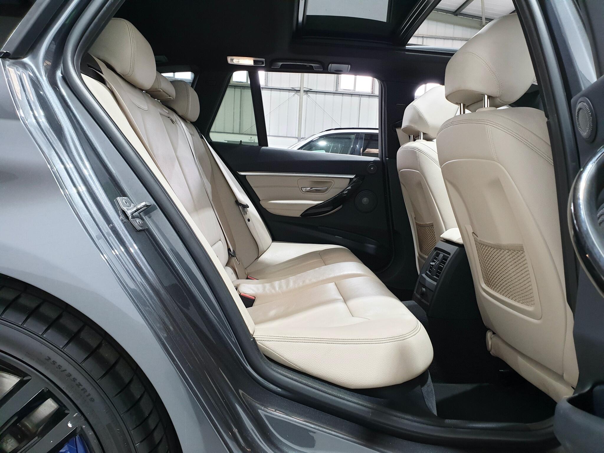 BMW 3 Series view 49