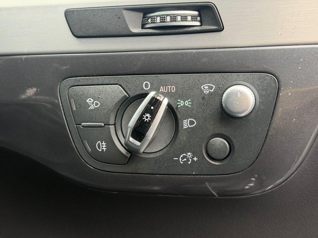 Audi SQ7 view 28