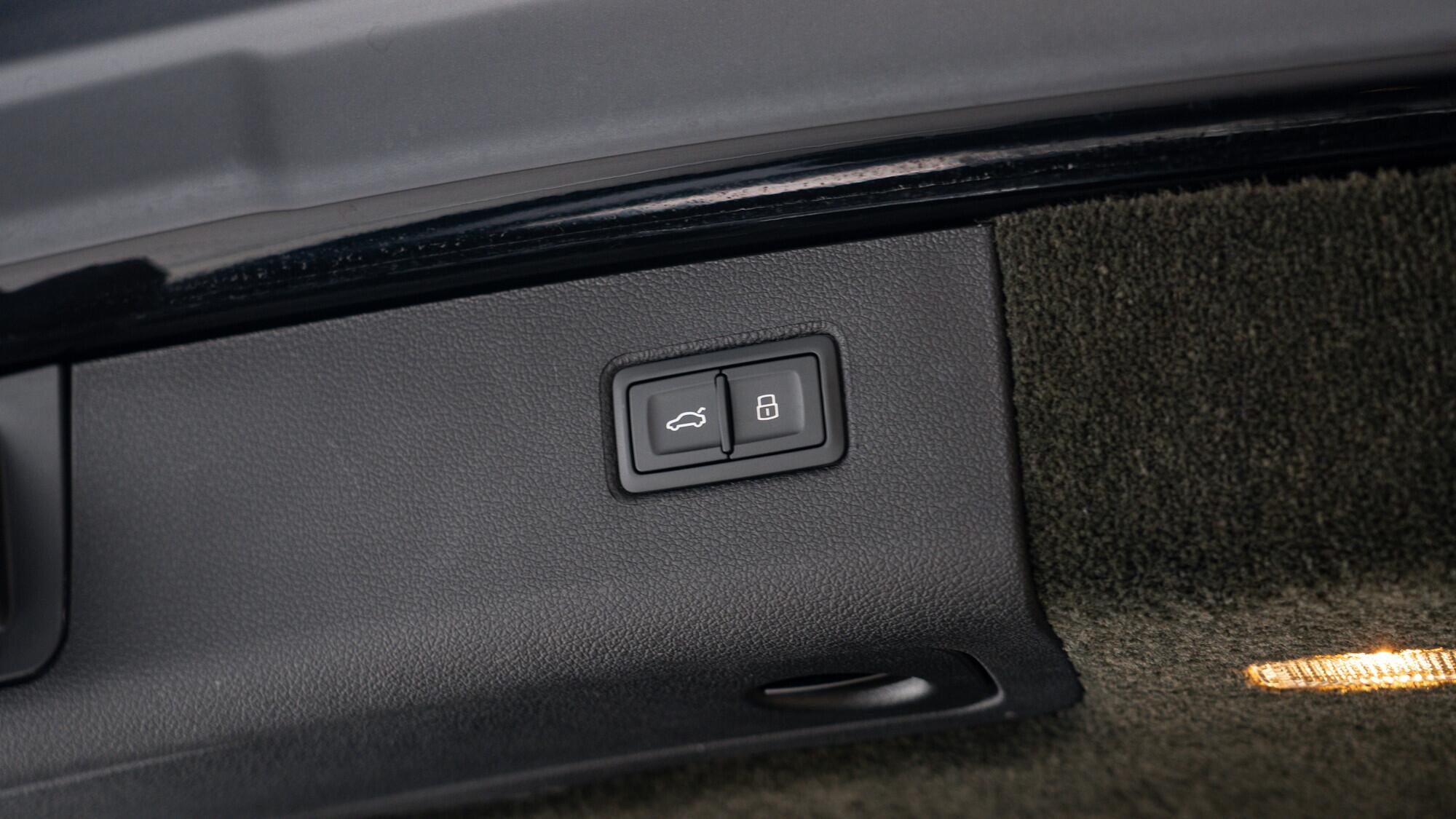 Bentley Bentayga view 88