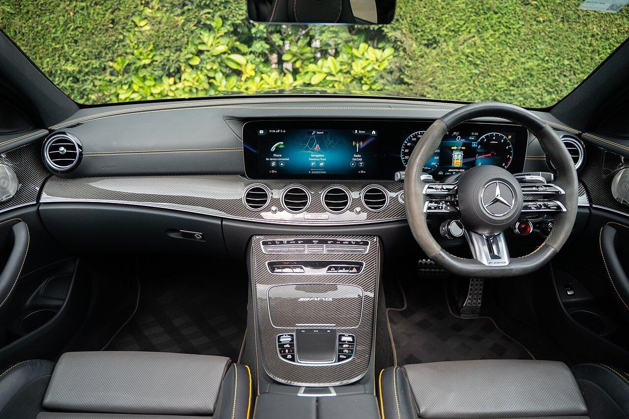 Mercedes-Benz E-Class view 17