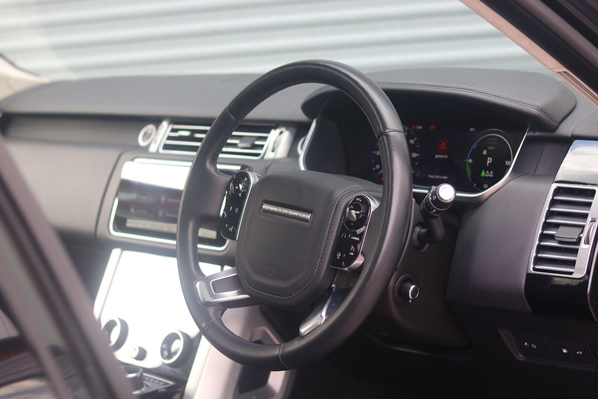 Land Rover Range Rover view 22