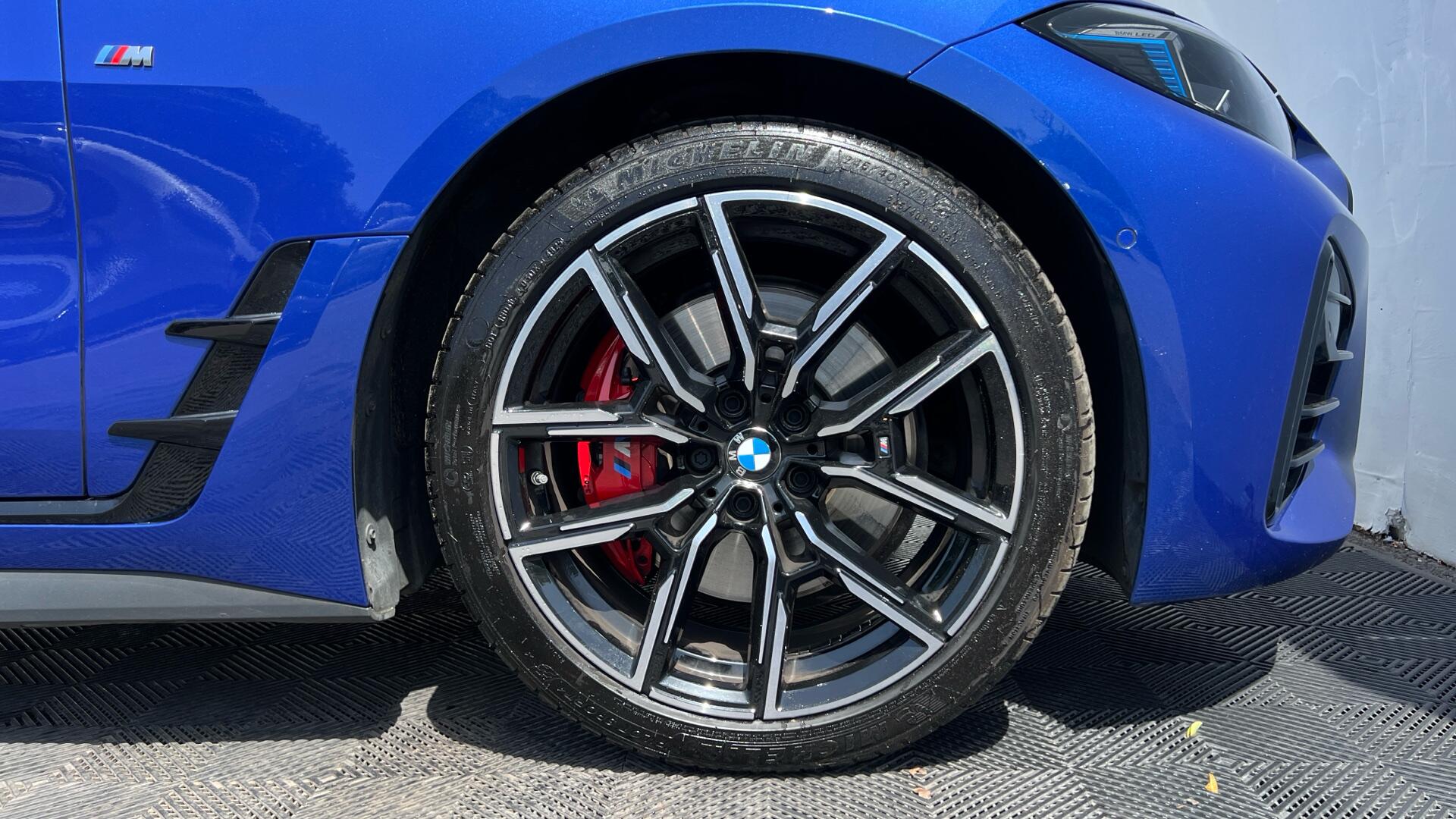 BMW 4 Series view 14