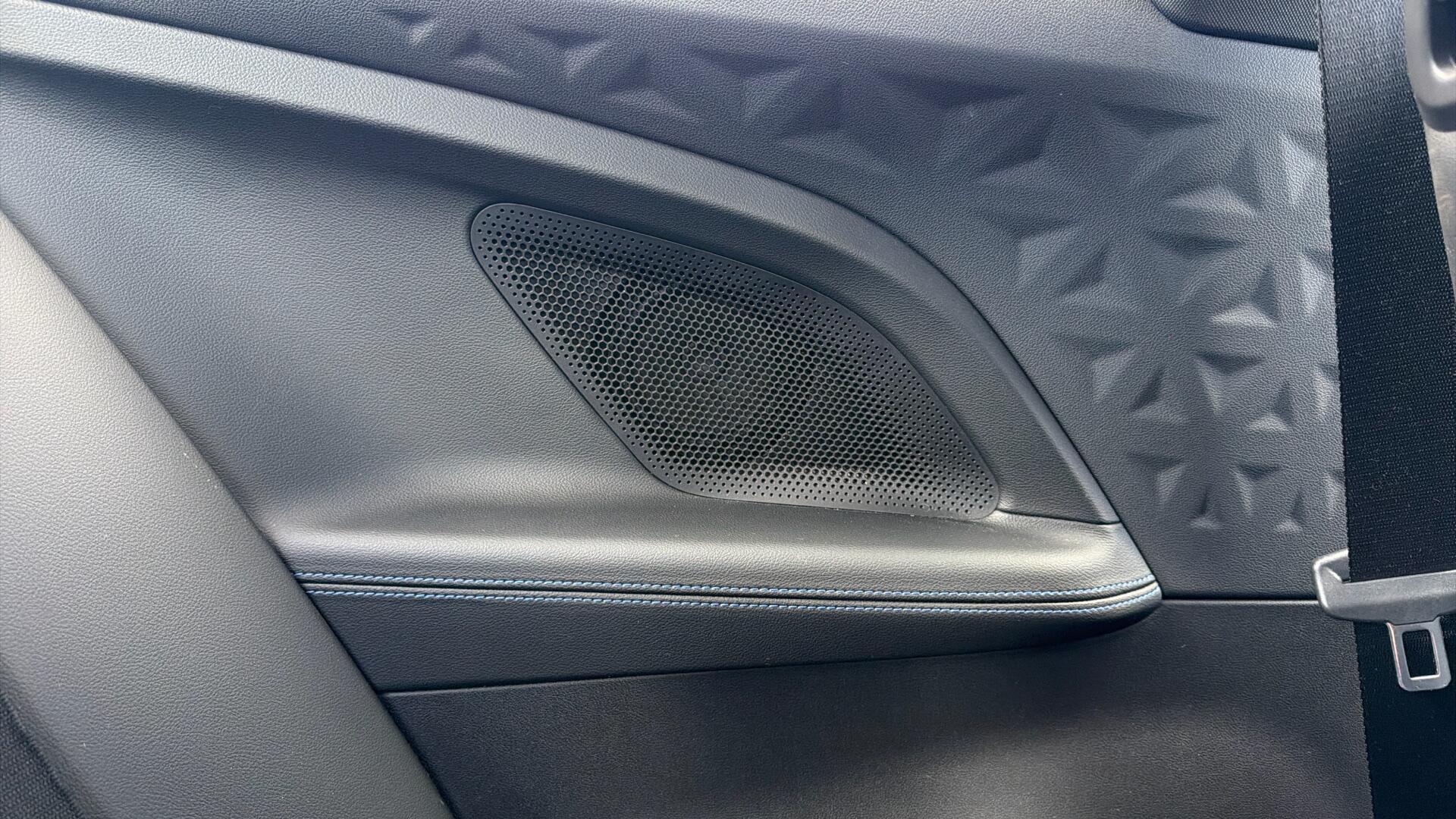 BMW 2 Series view 32