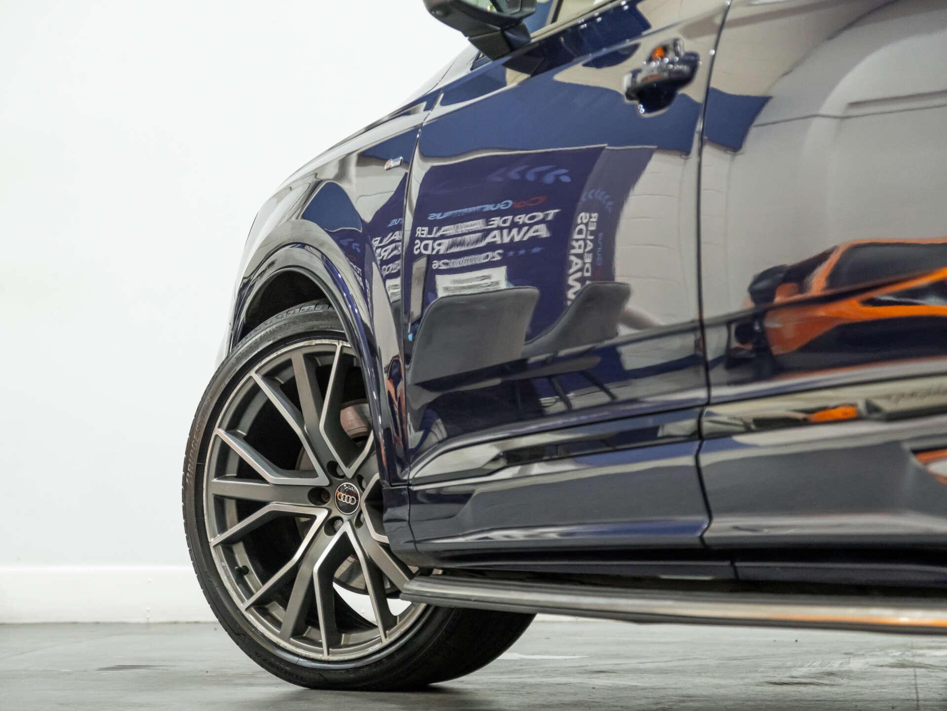 Audi Q7 view 66