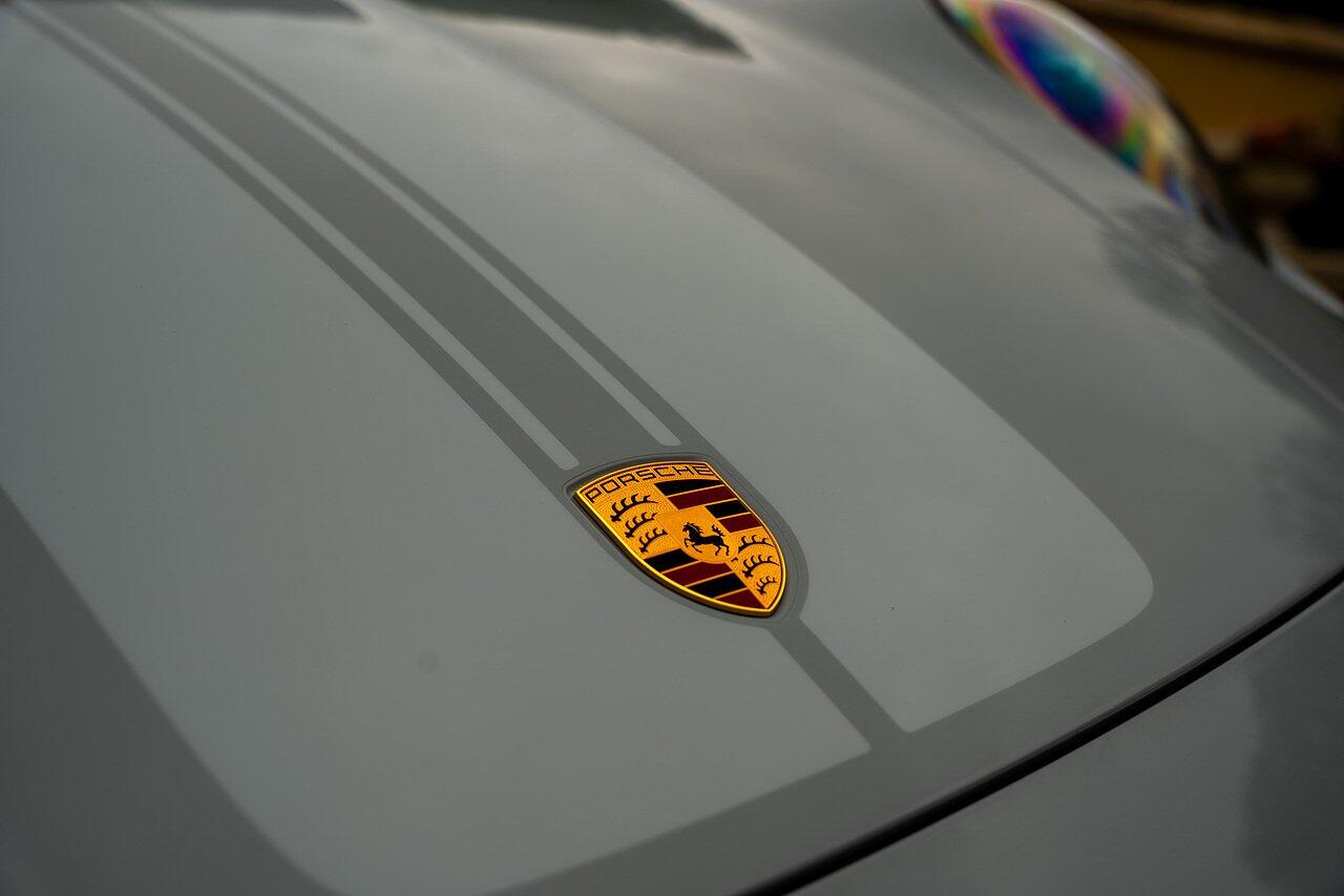 Porsche 911 view 37