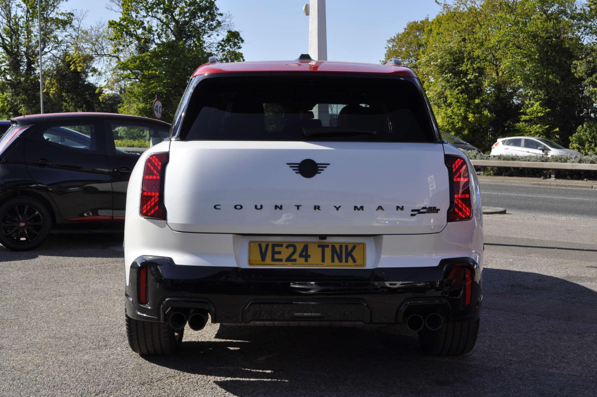 Mini Countryman view 2