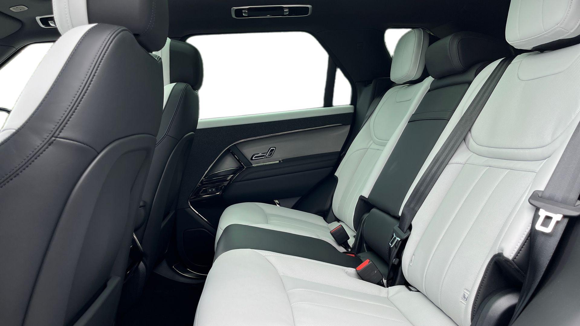 Land Rover Range Rover Sport view 36