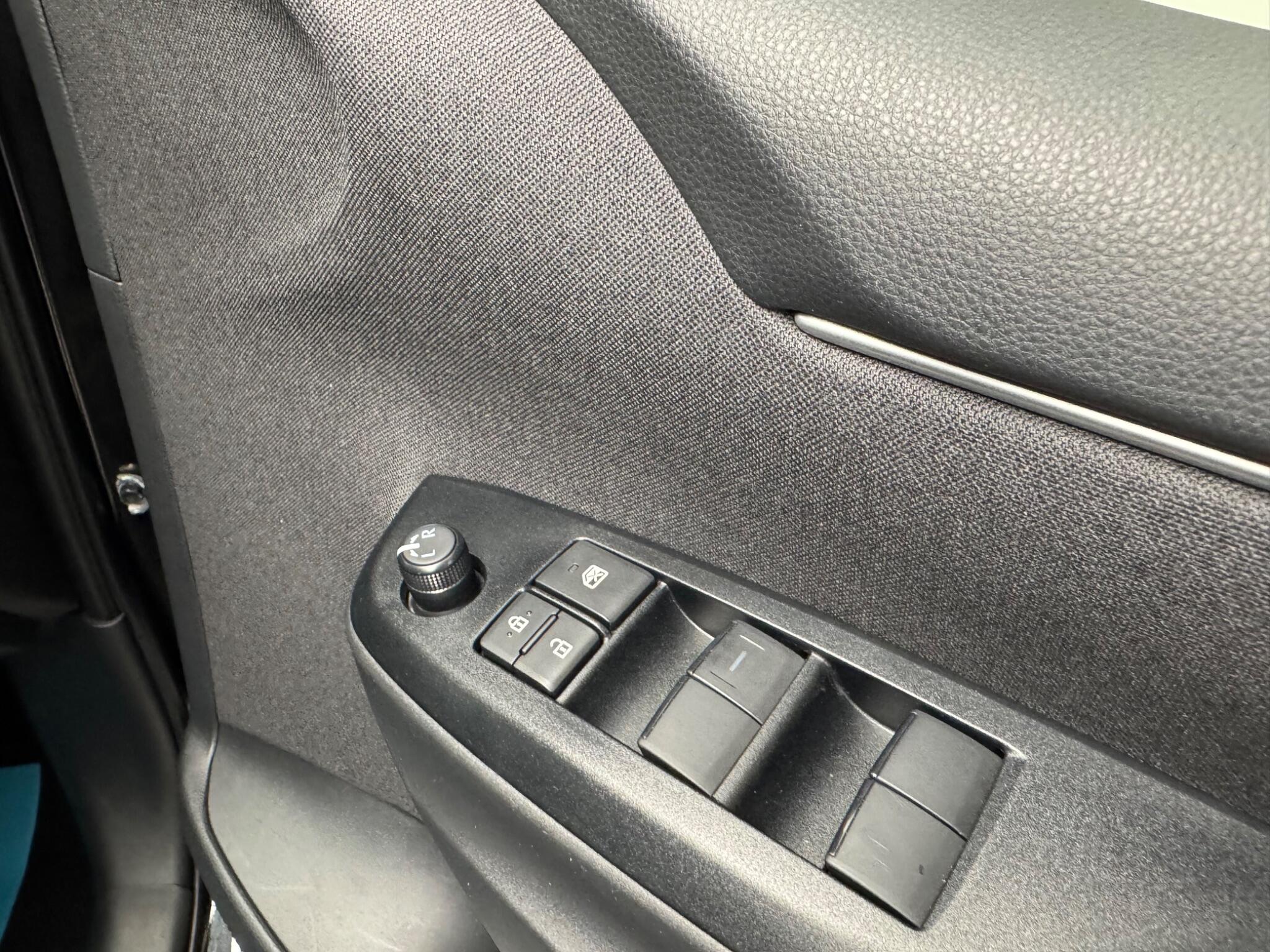 Toyota Yaris view 20