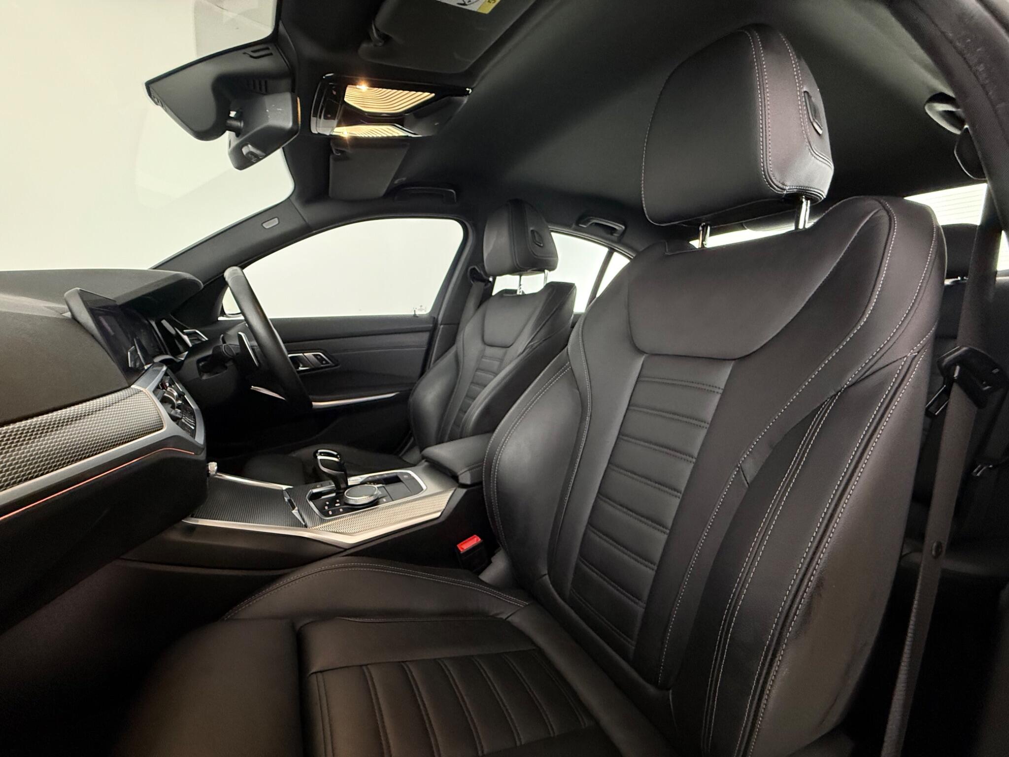 BMW 3 Series view 30