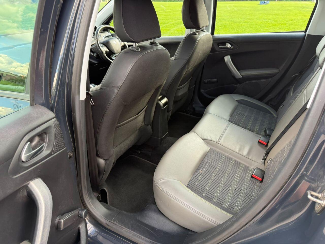 Peugeot 208 view 41