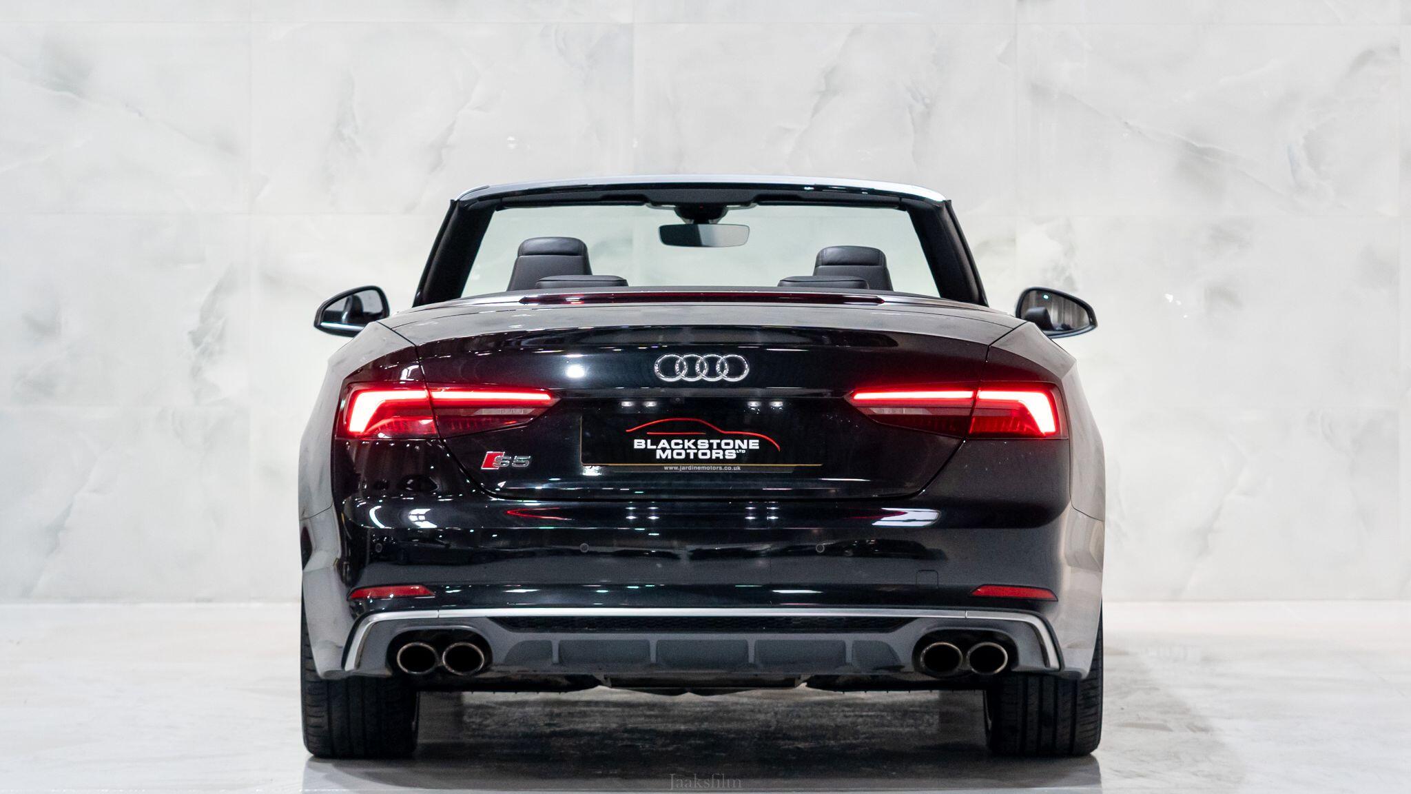 Audi S5 view 6