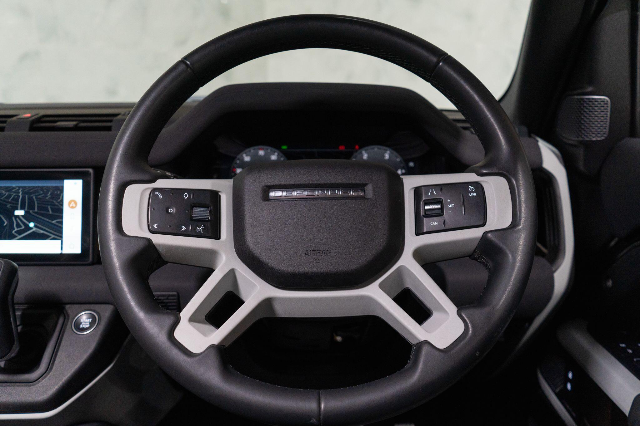 Land Rover Defender view 25