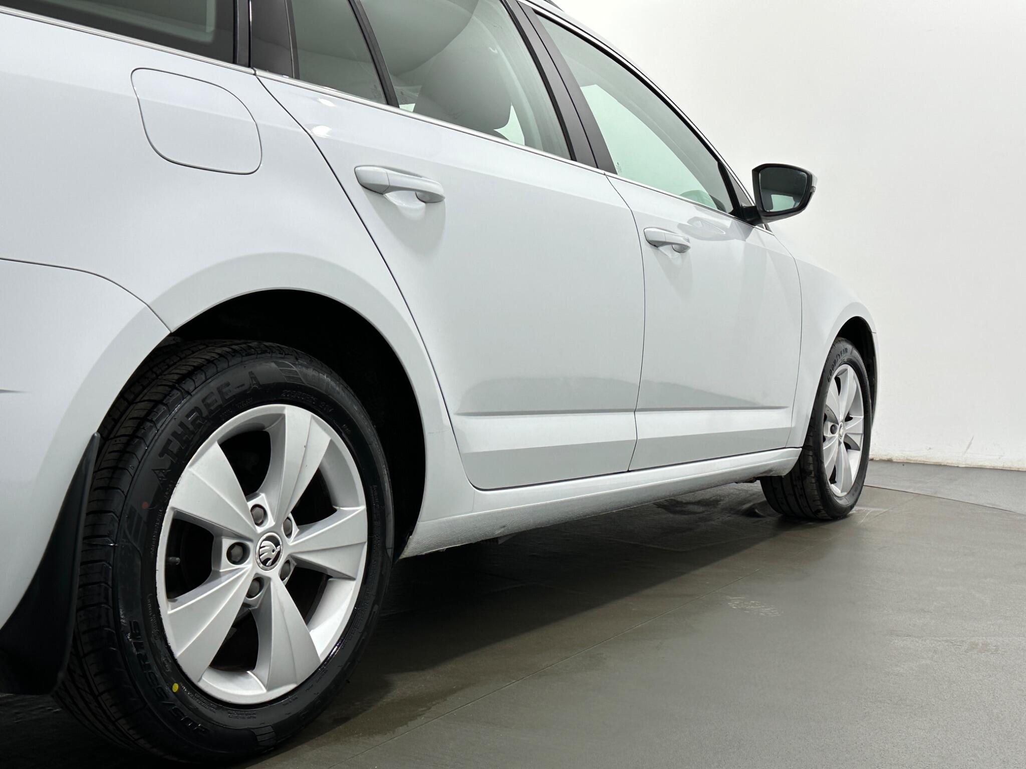 Skoda Octavia view 49