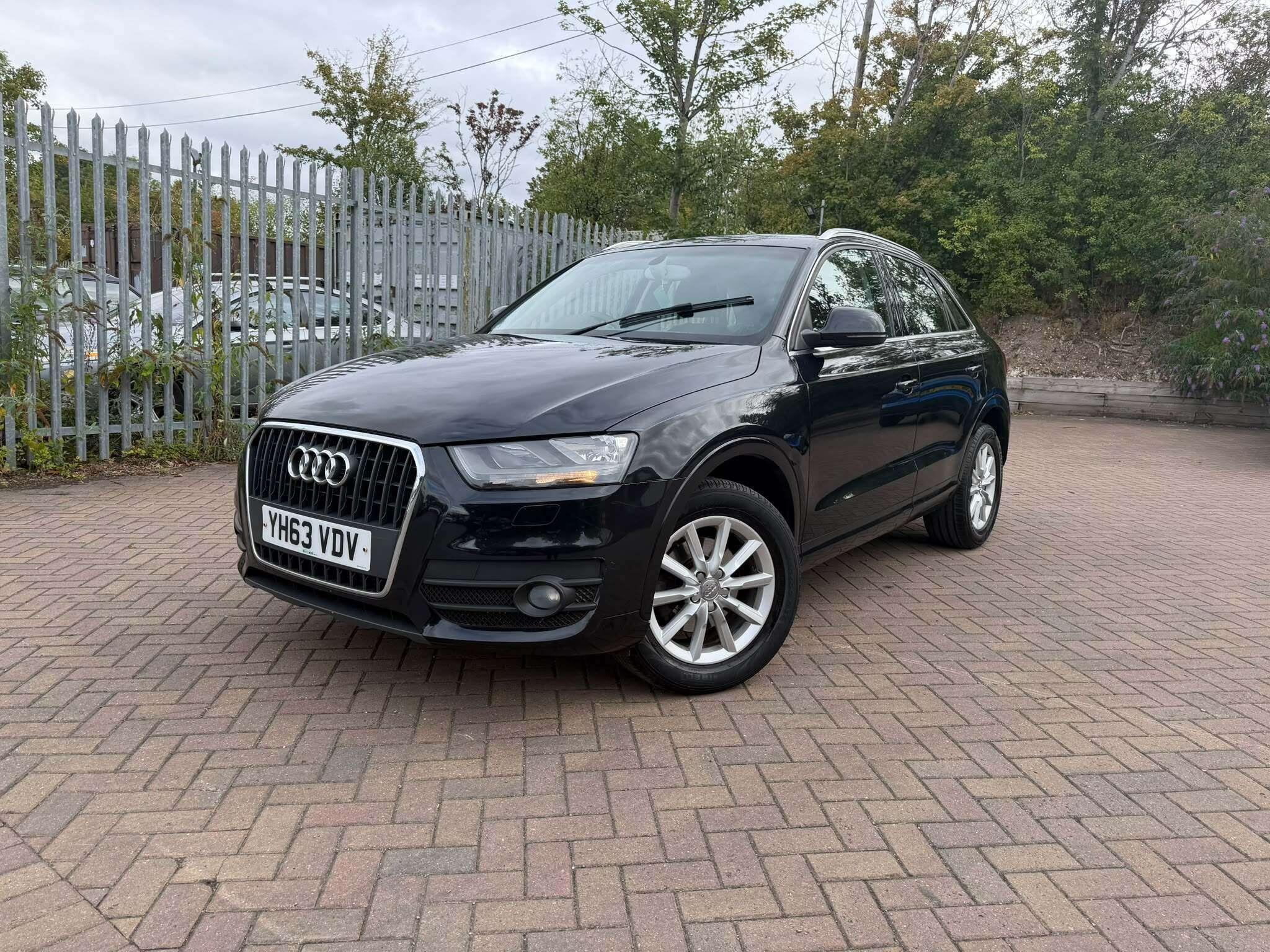 Audi Q3 view 30
