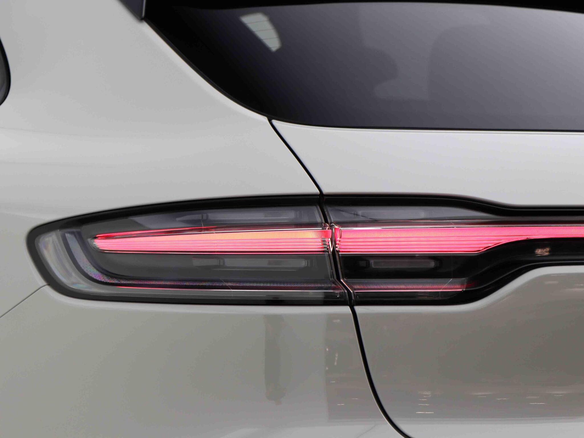 Porsche Macan view 29