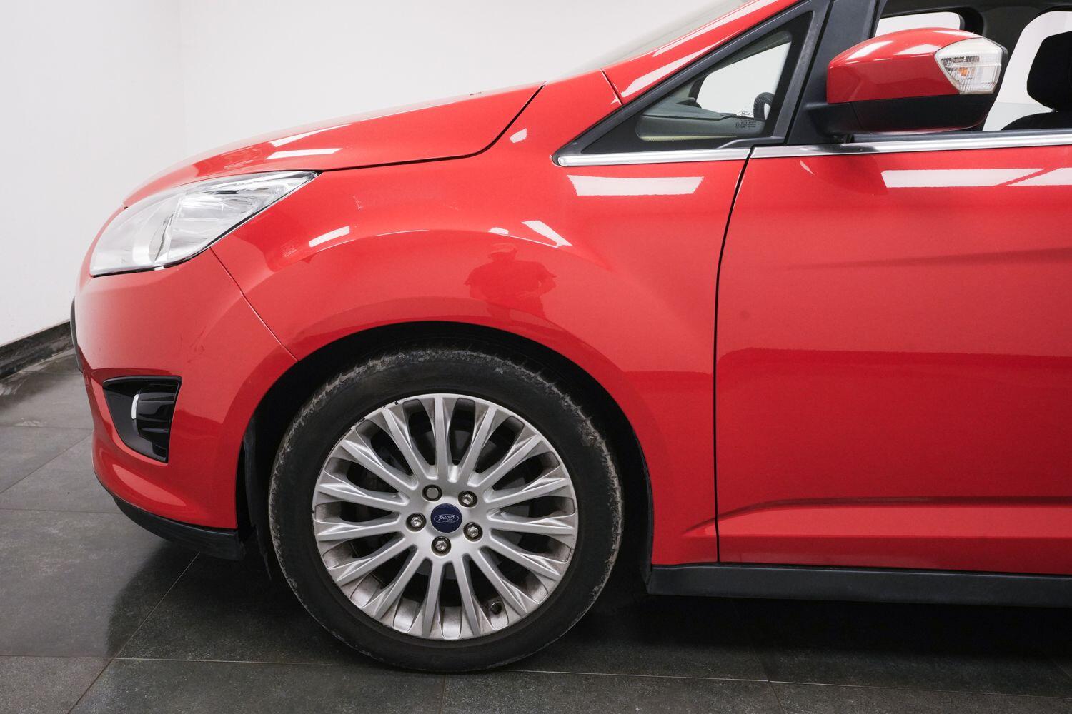 Ford C-Max view 5
