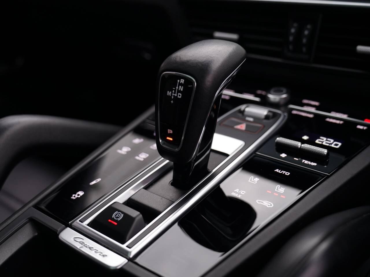 Porsche Cayenne view 43