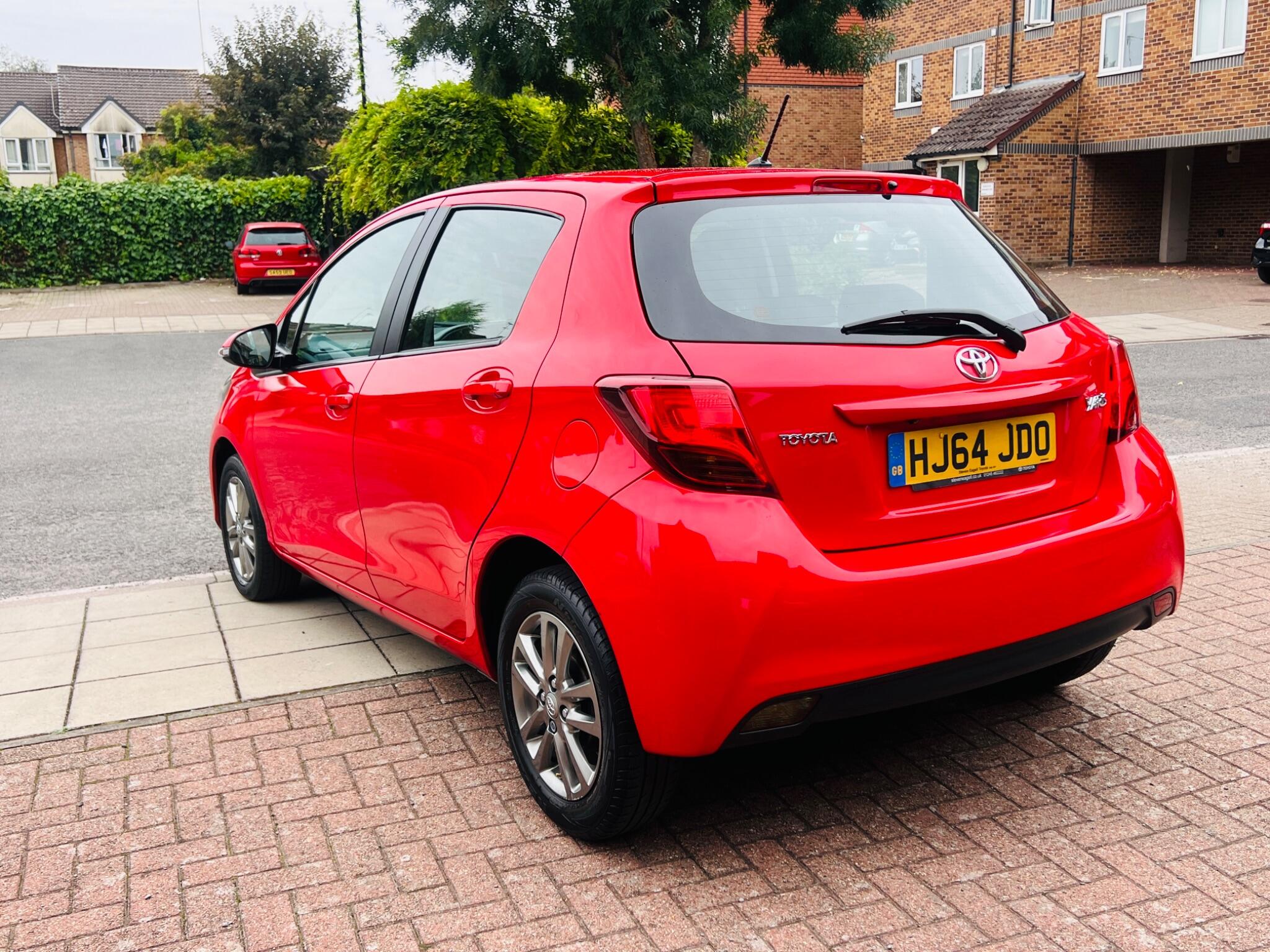 Toyota Yaris view 16