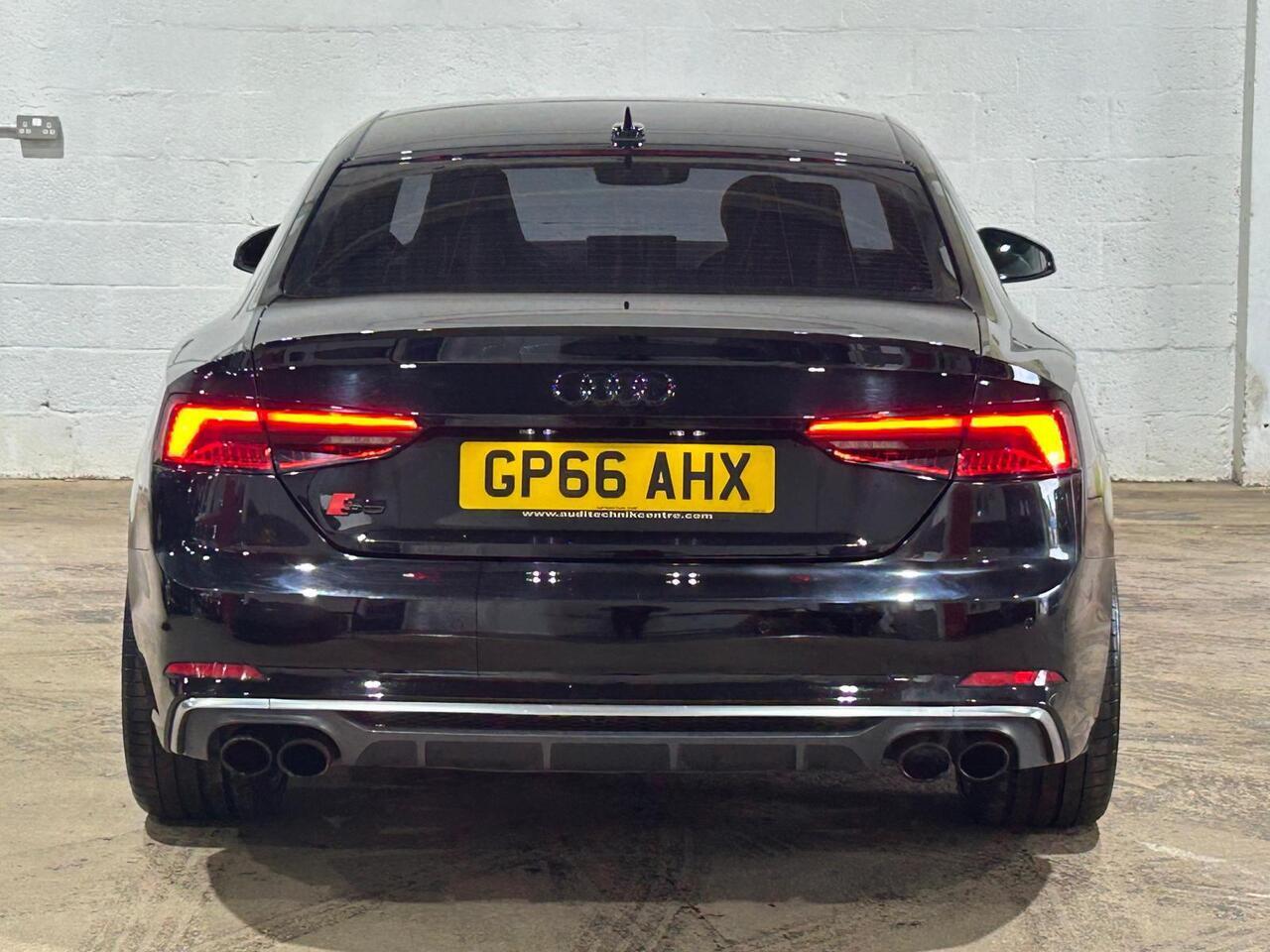 Audi S5 view 14