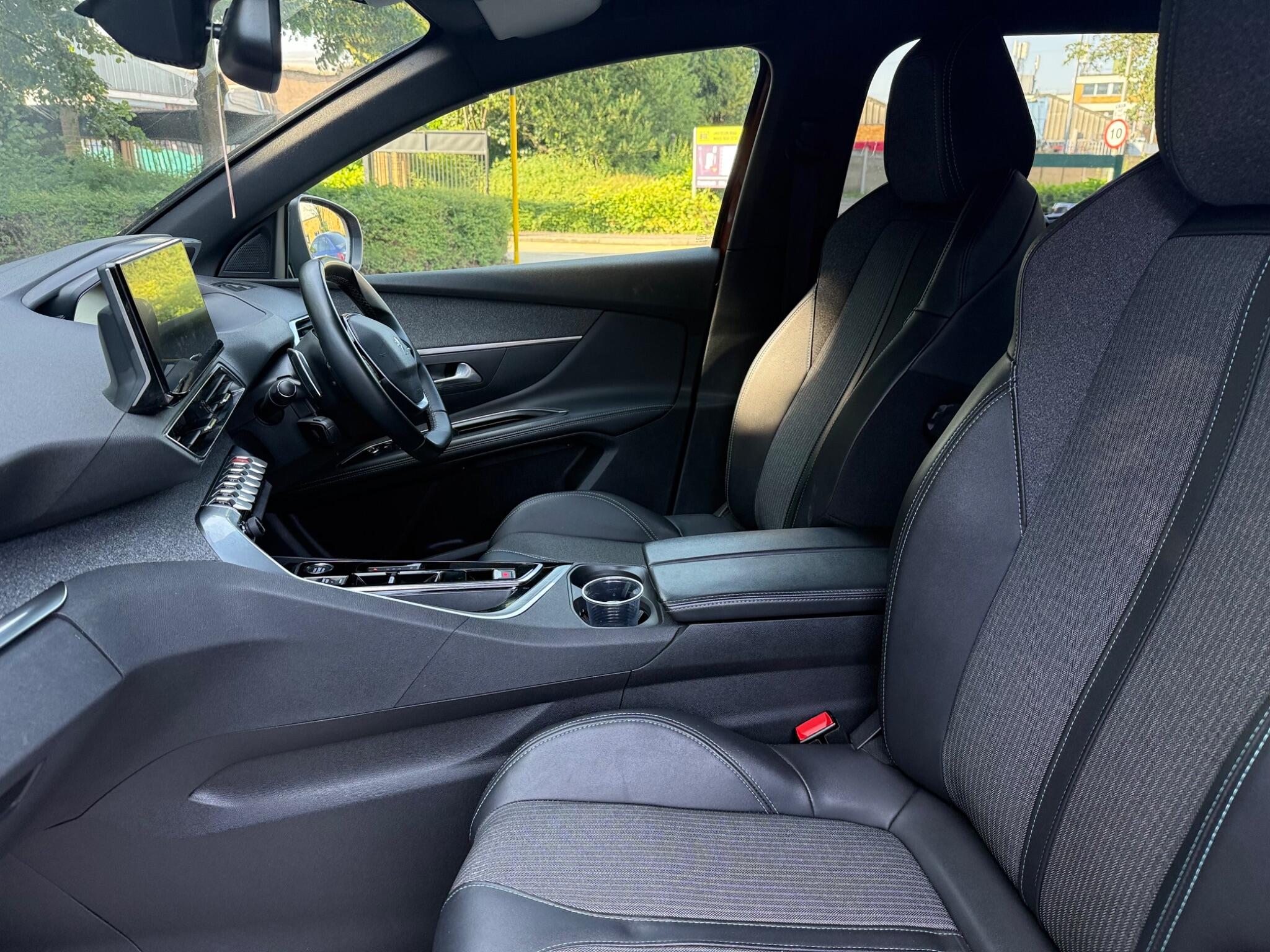Peugeot 5008 view 31