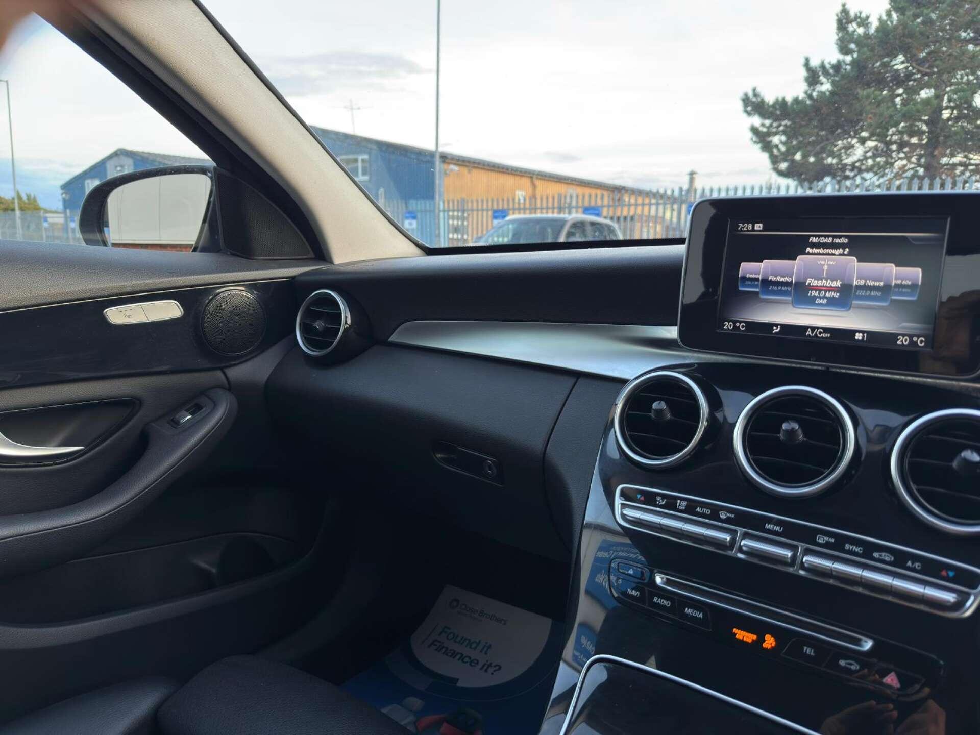 Mercedes-Benz C Class view 57