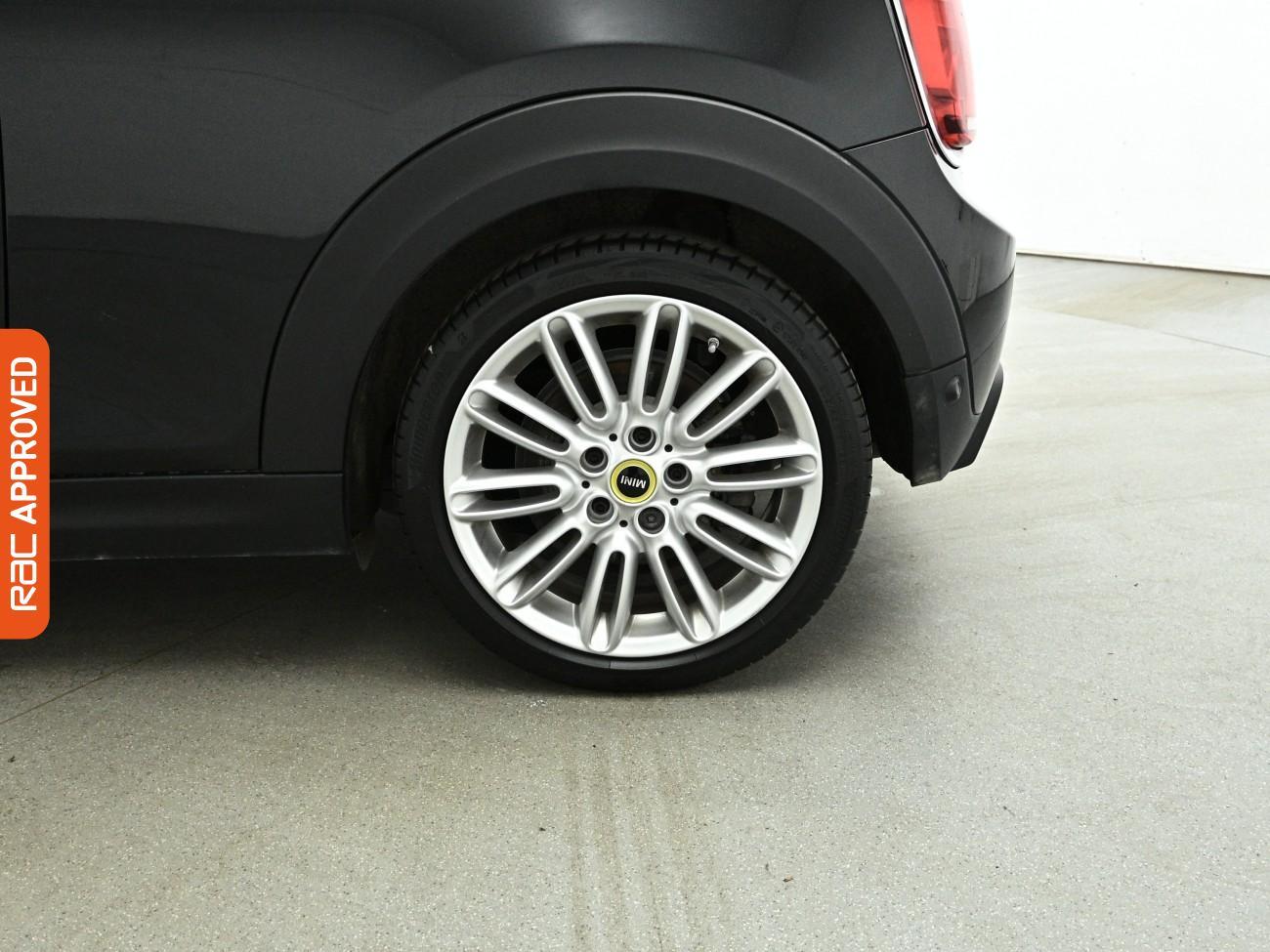 Mini Hatch view 30