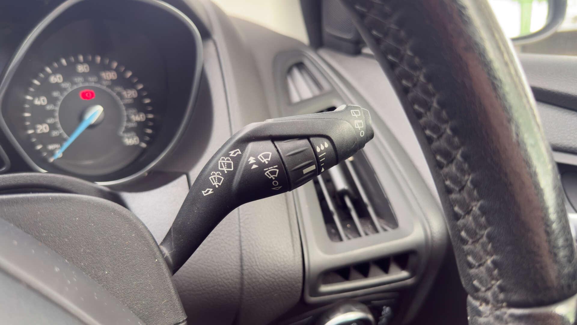 Ford Focus view 20