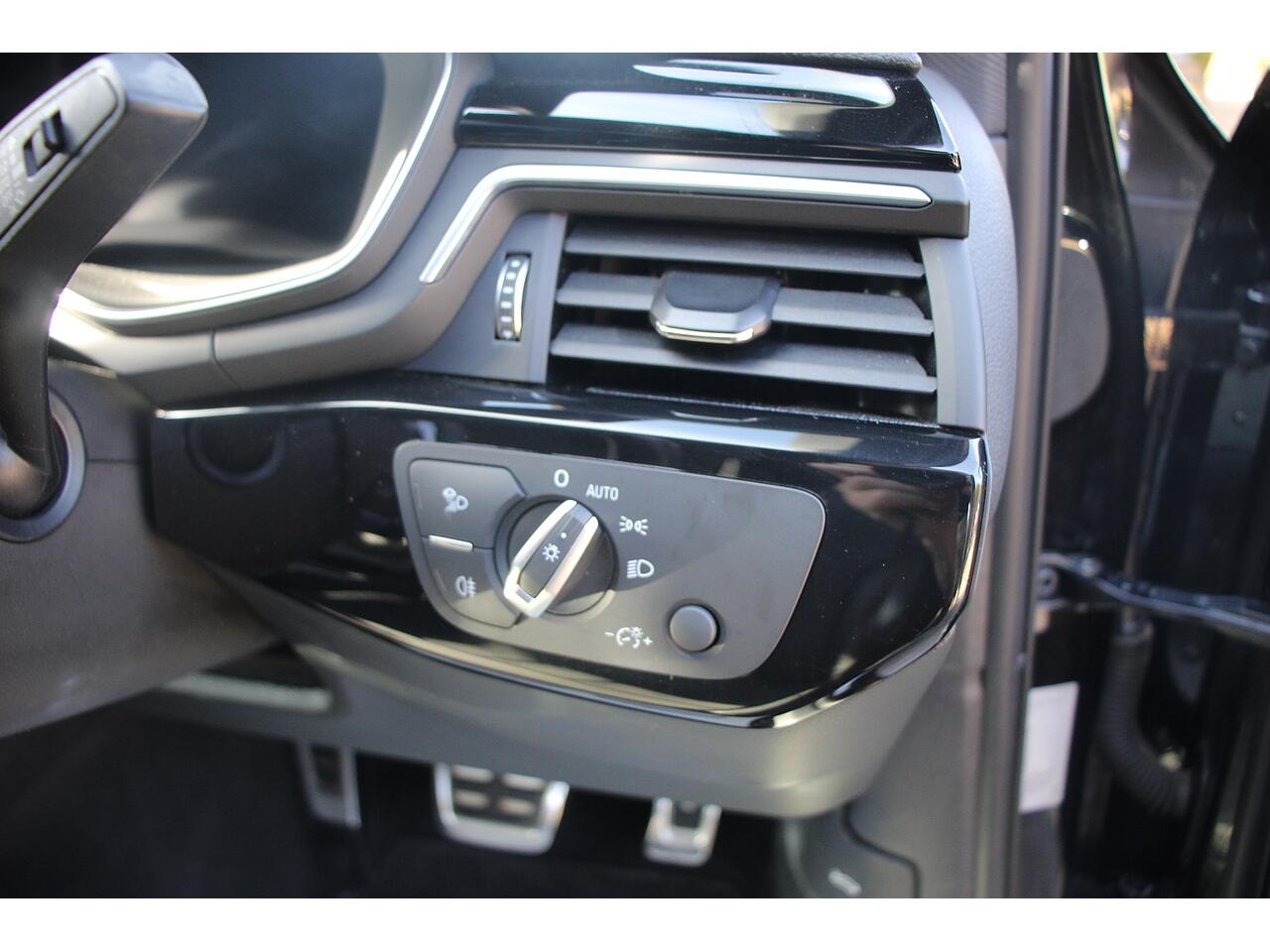 Audi A4 view 19