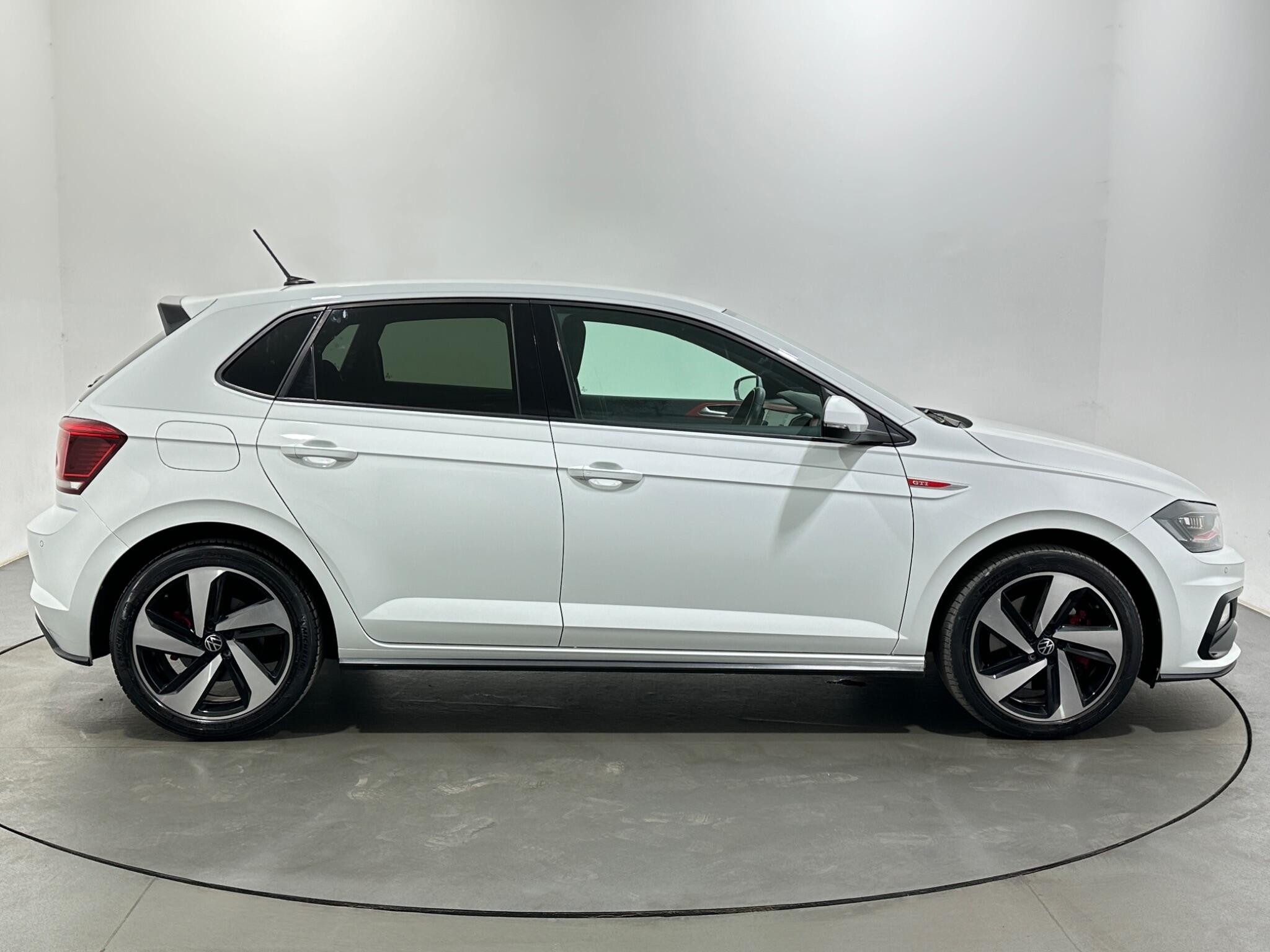 Volkswagen Polo view 9