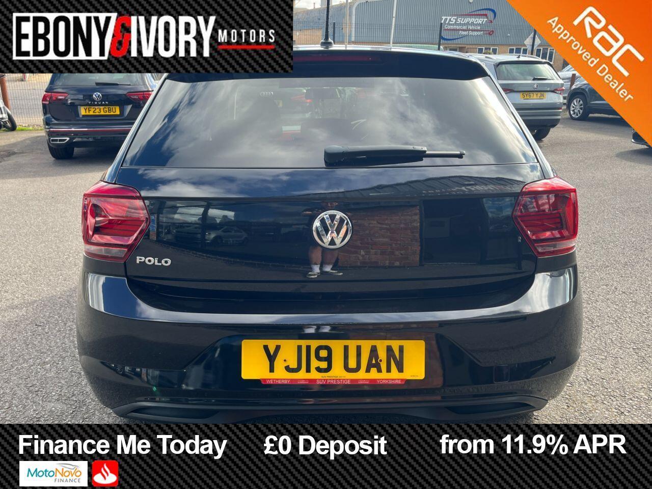 Volkswagen Polo view 4