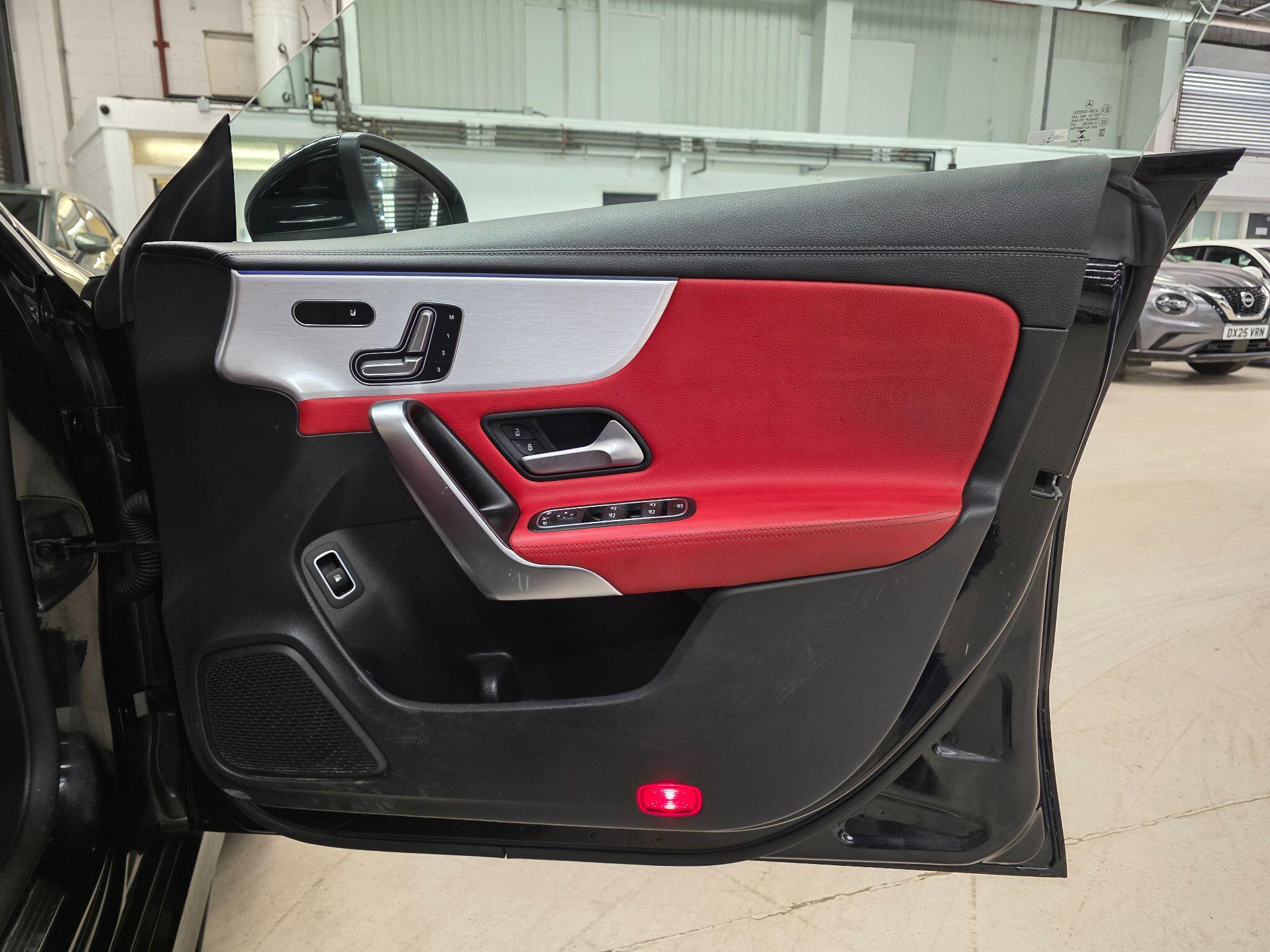Mercedes-Benz Cla view 14
