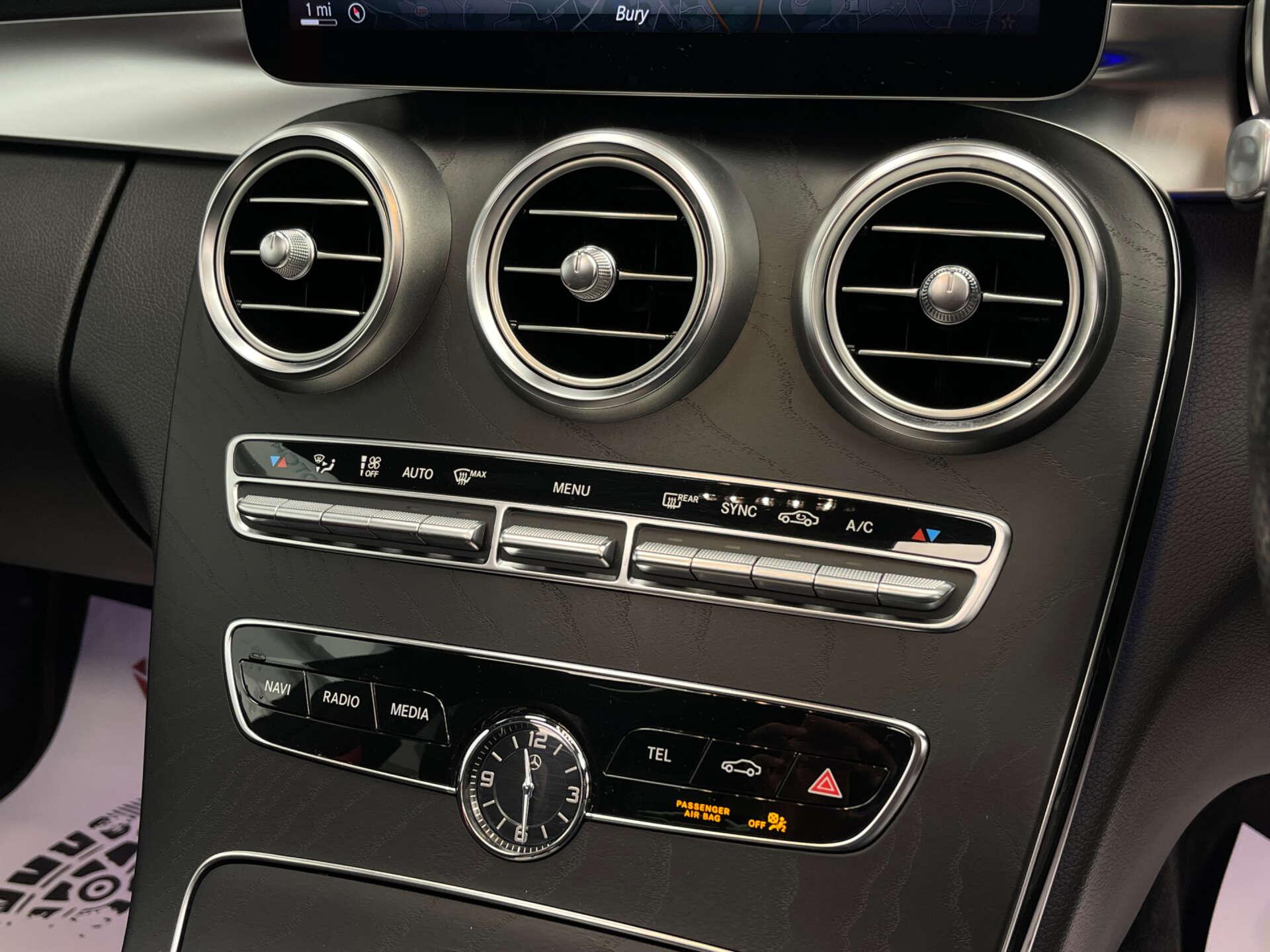 Mercedes-Benz C Class view 28
