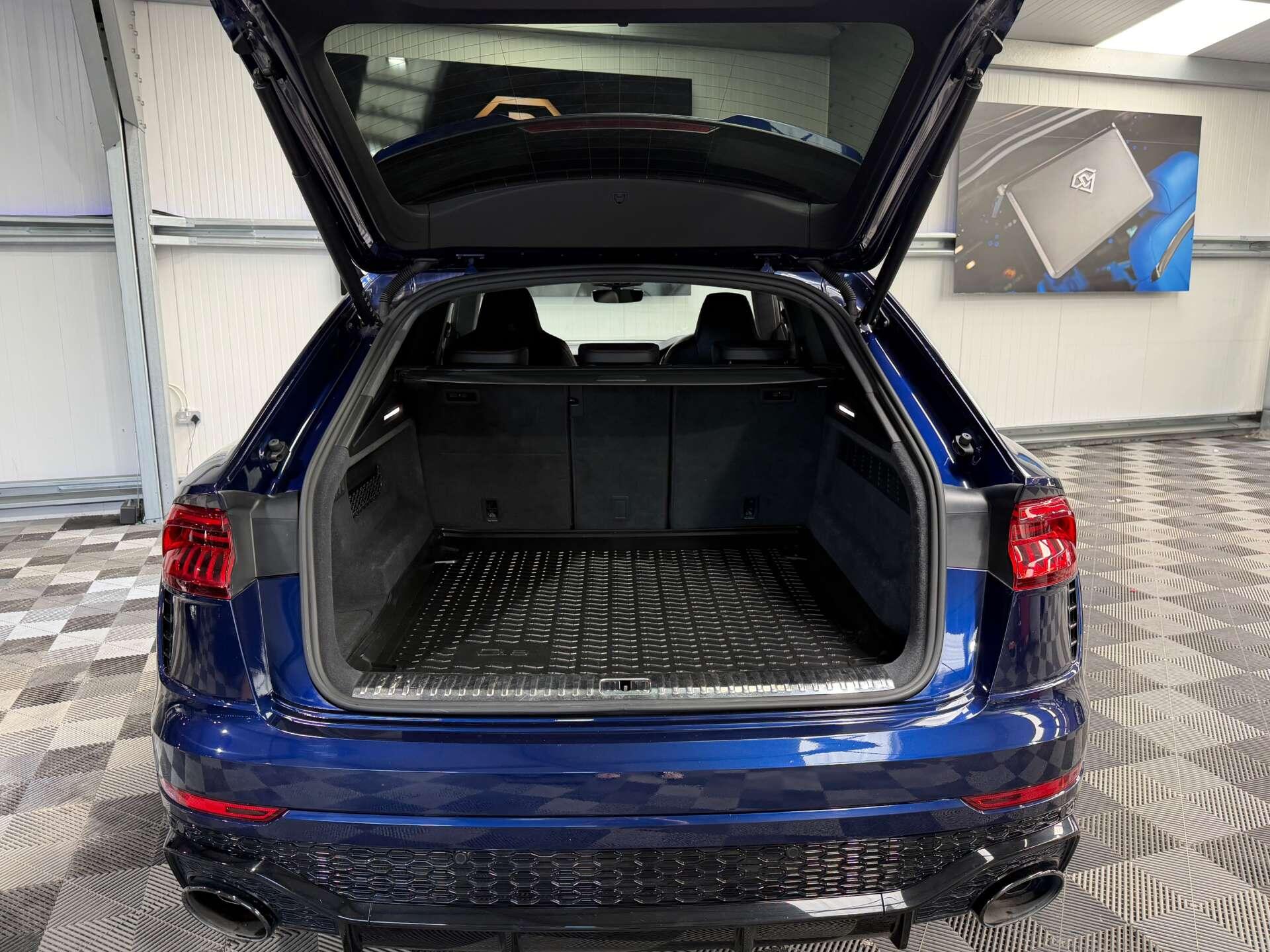 Audi RSQ8 view 27
