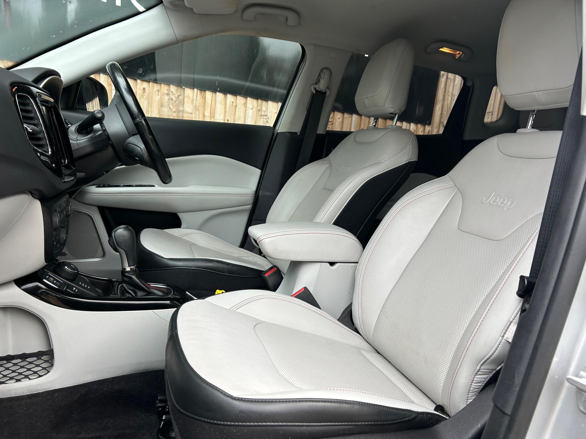 Jeep Compass view 29