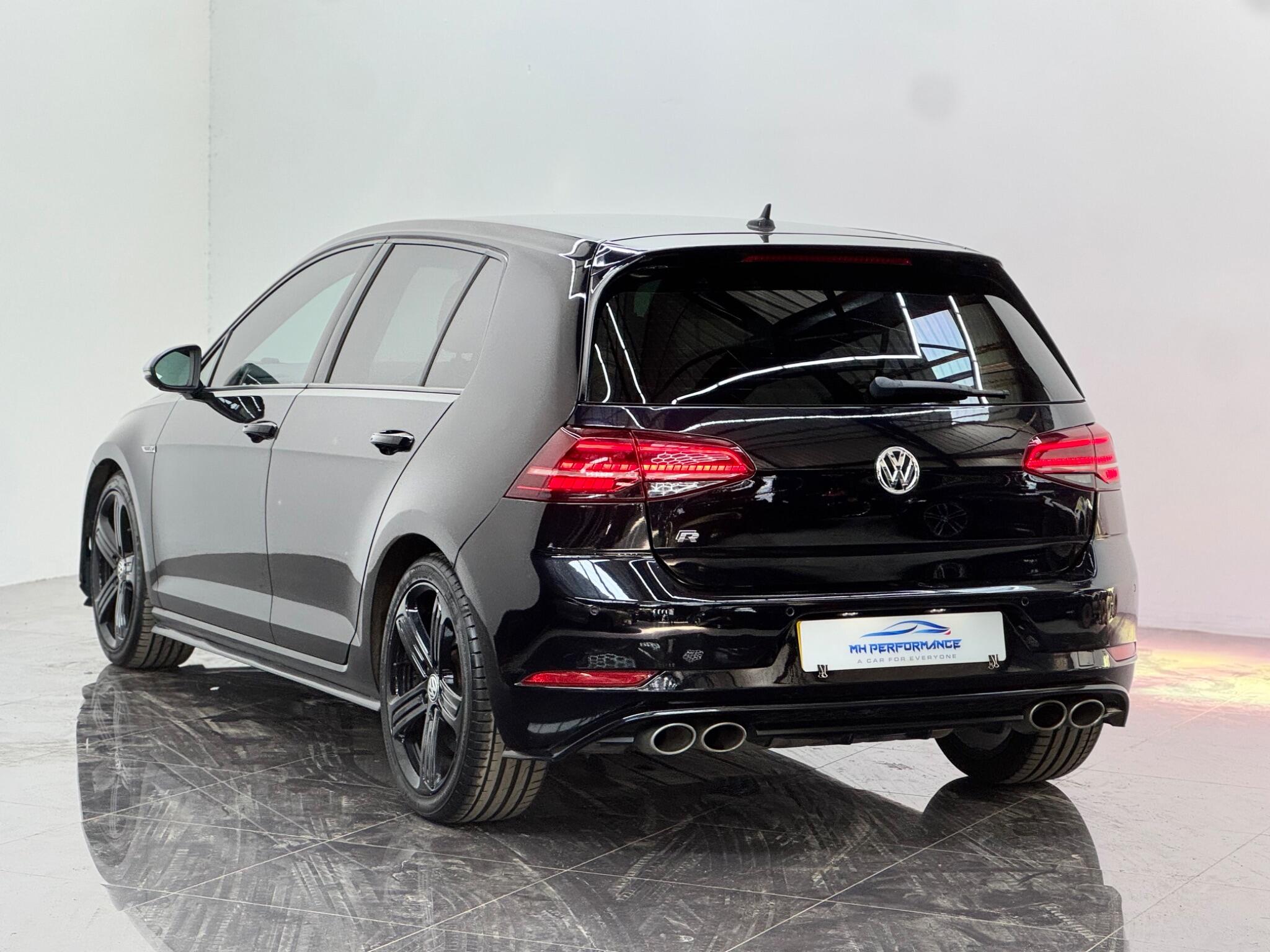 Volkswagen Golf view 6