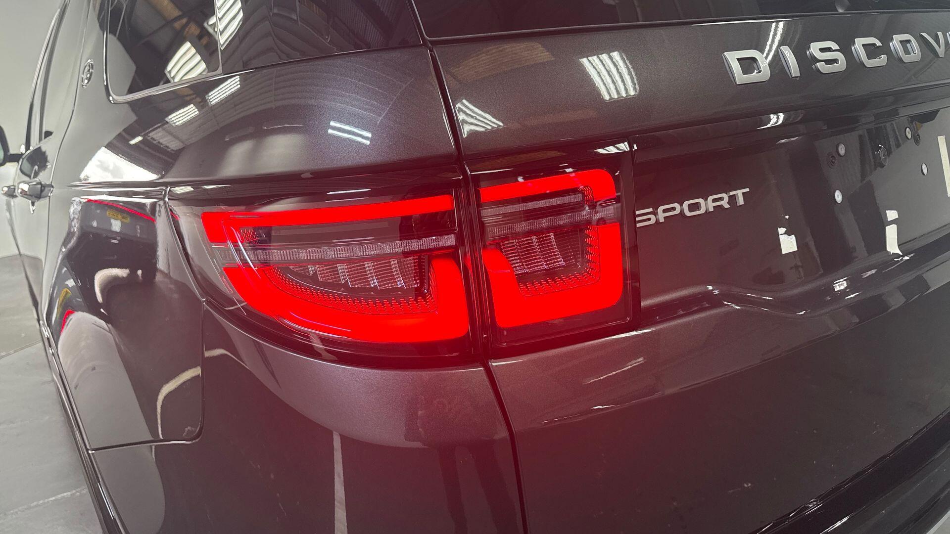 Land Rover Discovery Sport view 23