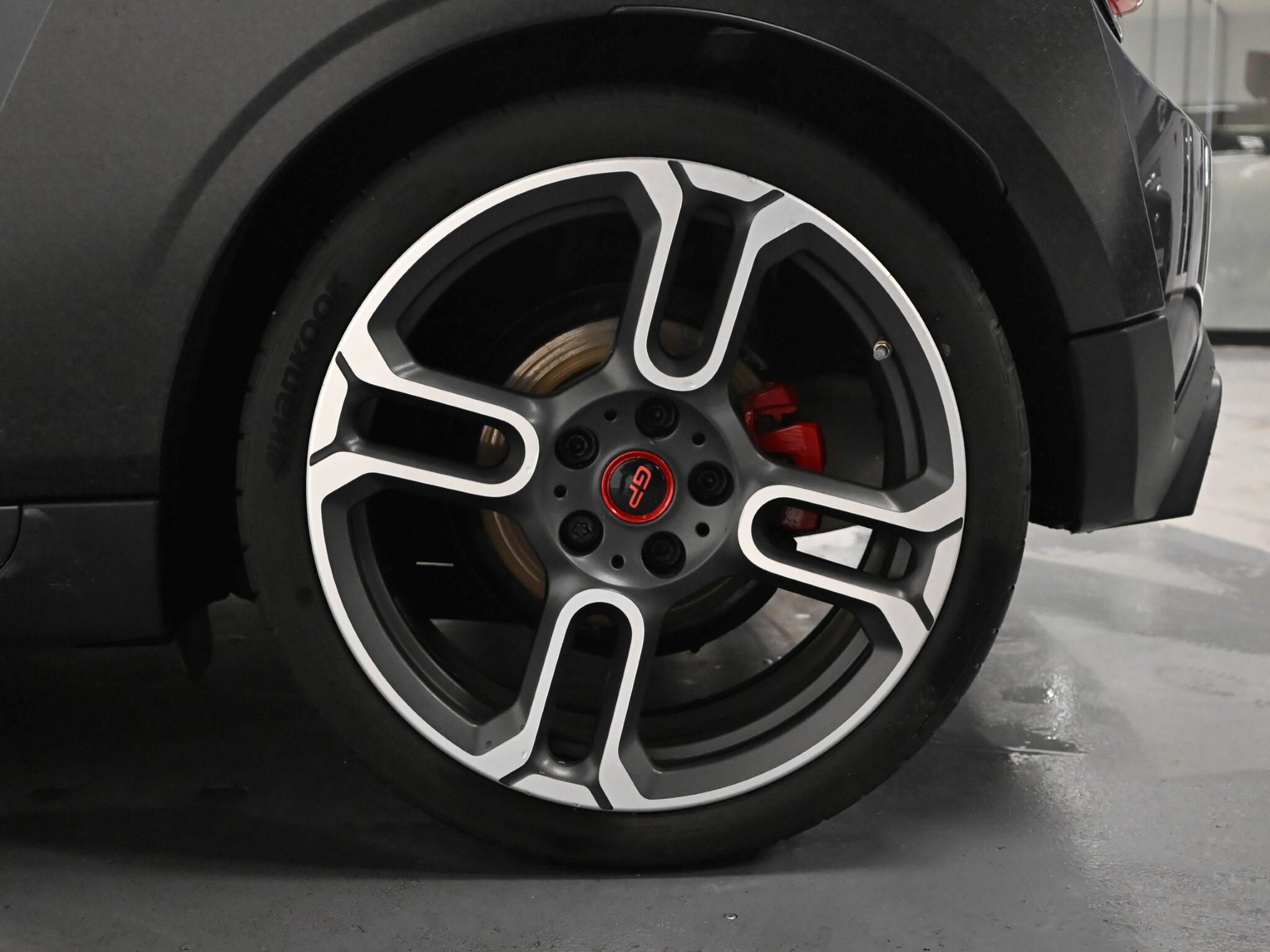 Mini Hatch view 57