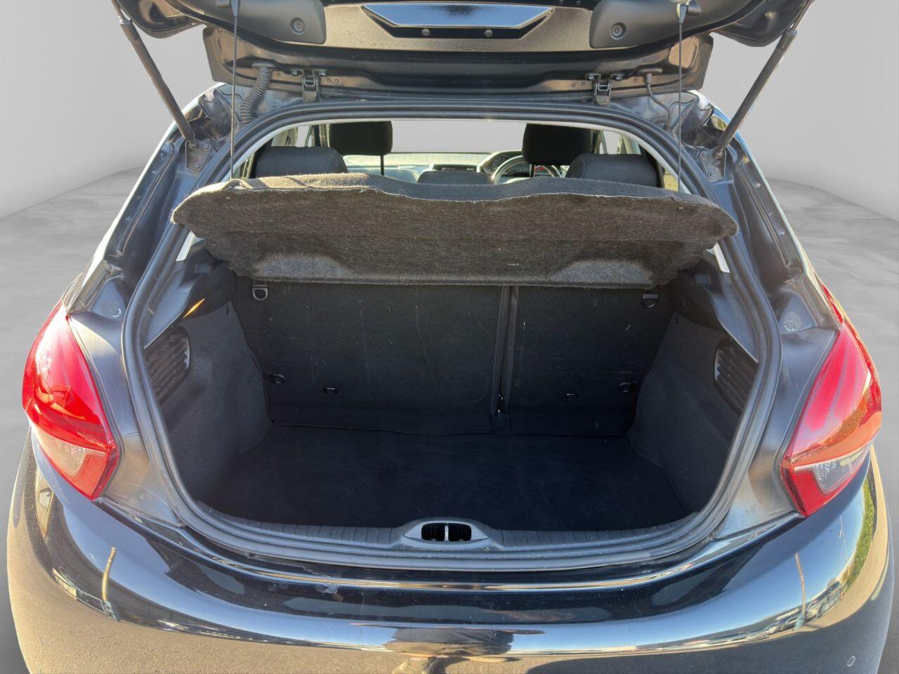 Peugeot 208 view 25