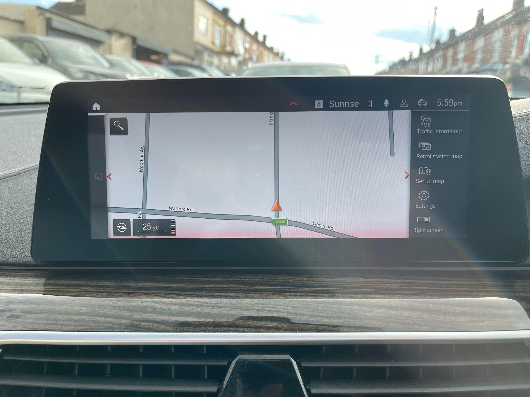 BMW 6 Series view 32