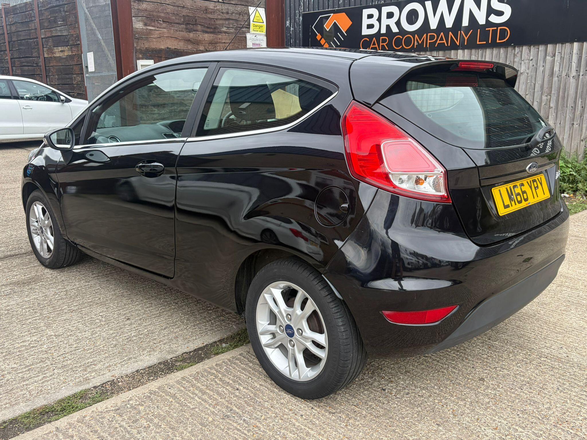 Ford Fiesta view 5