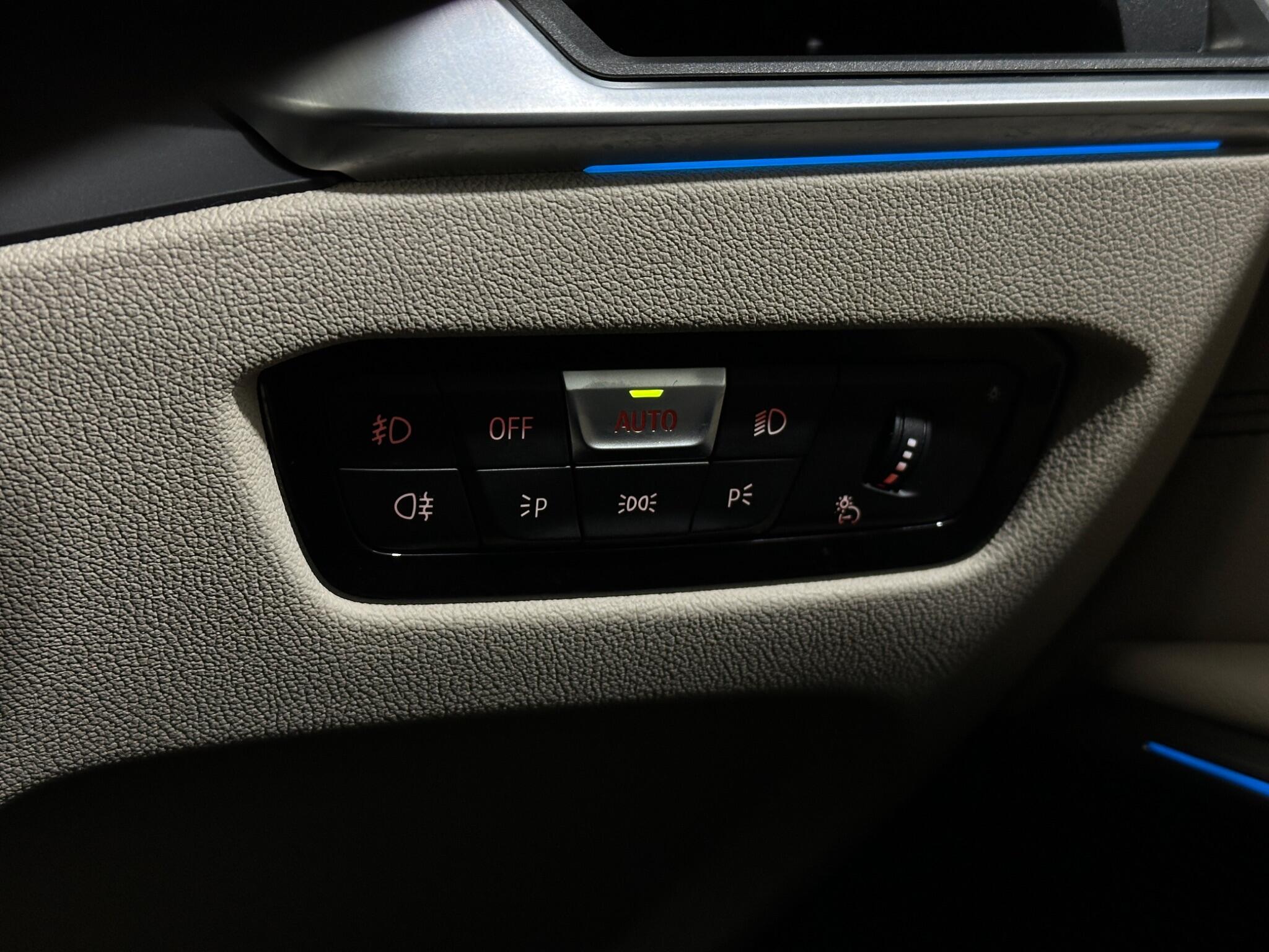 BMW 3 Series view 18