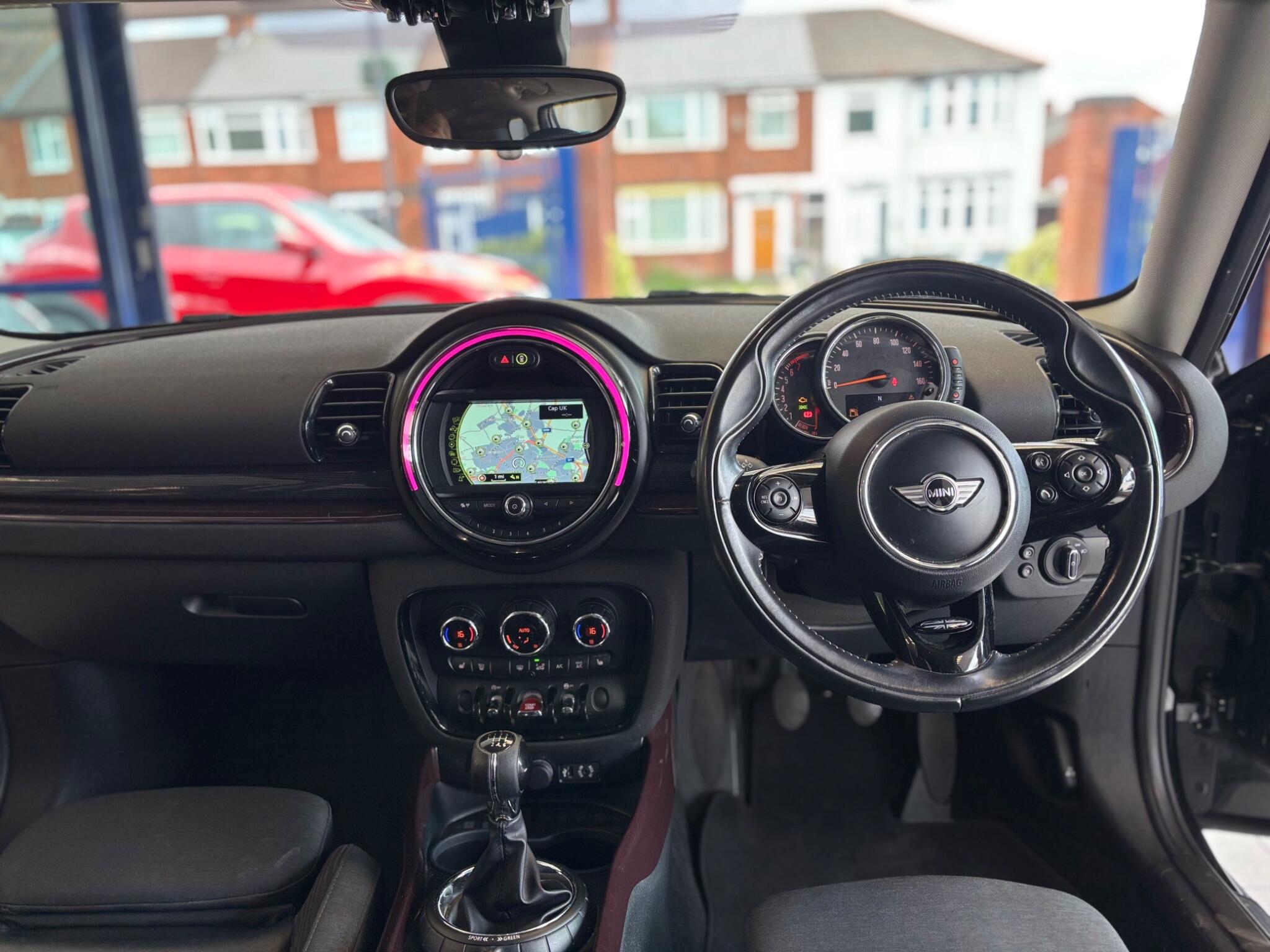 Mini Clubman view 11