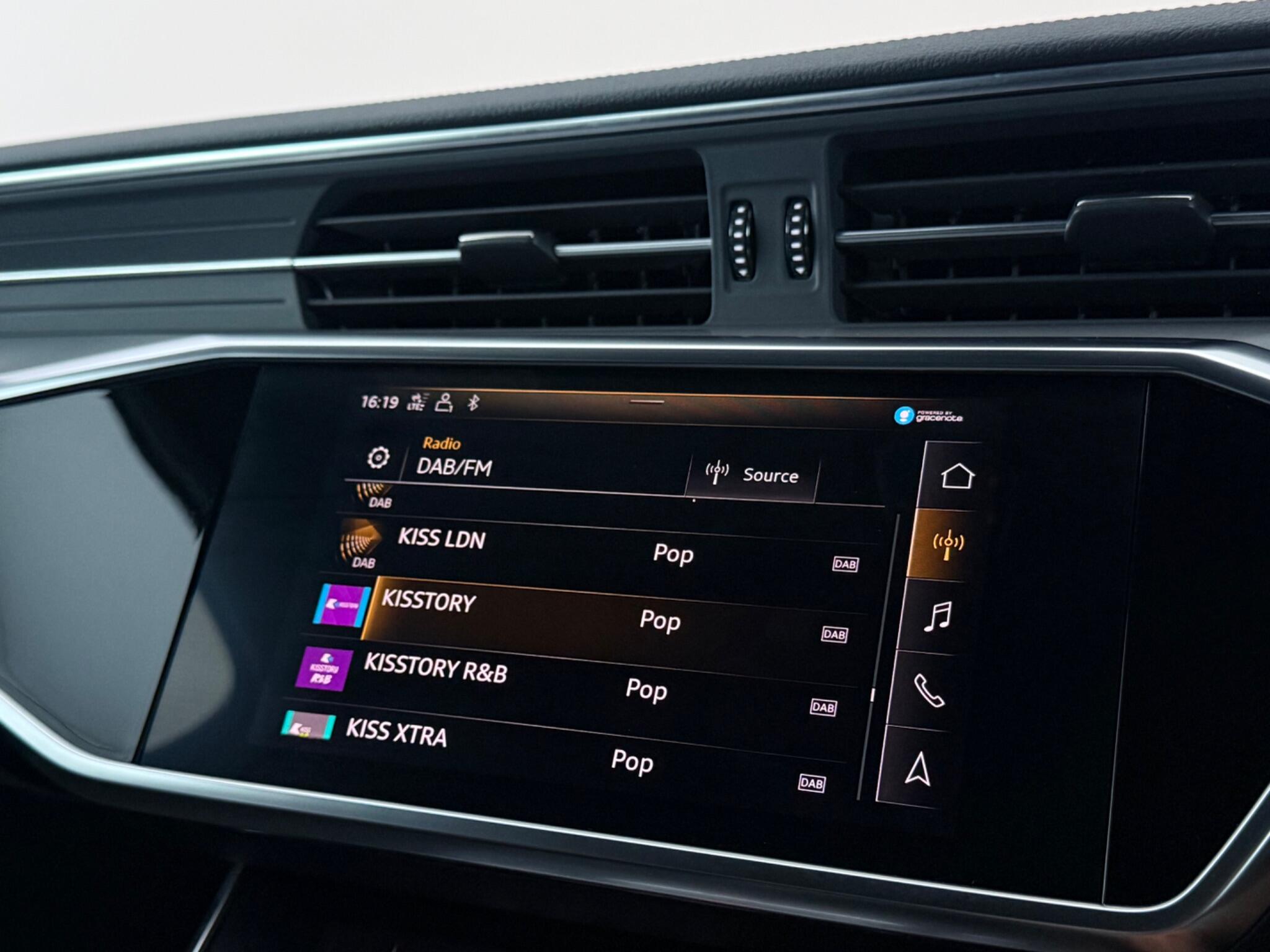 Audi A6 view 27