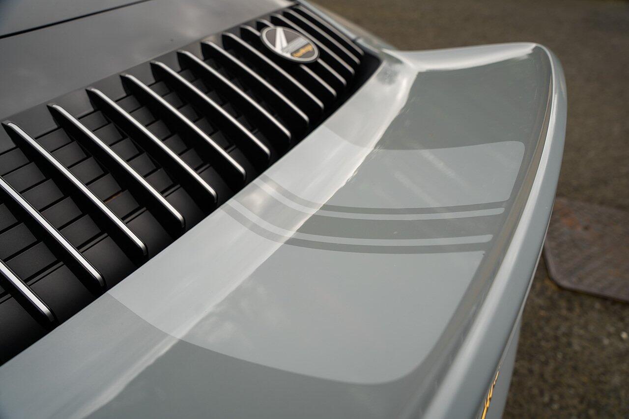 Porsche 911 view 21