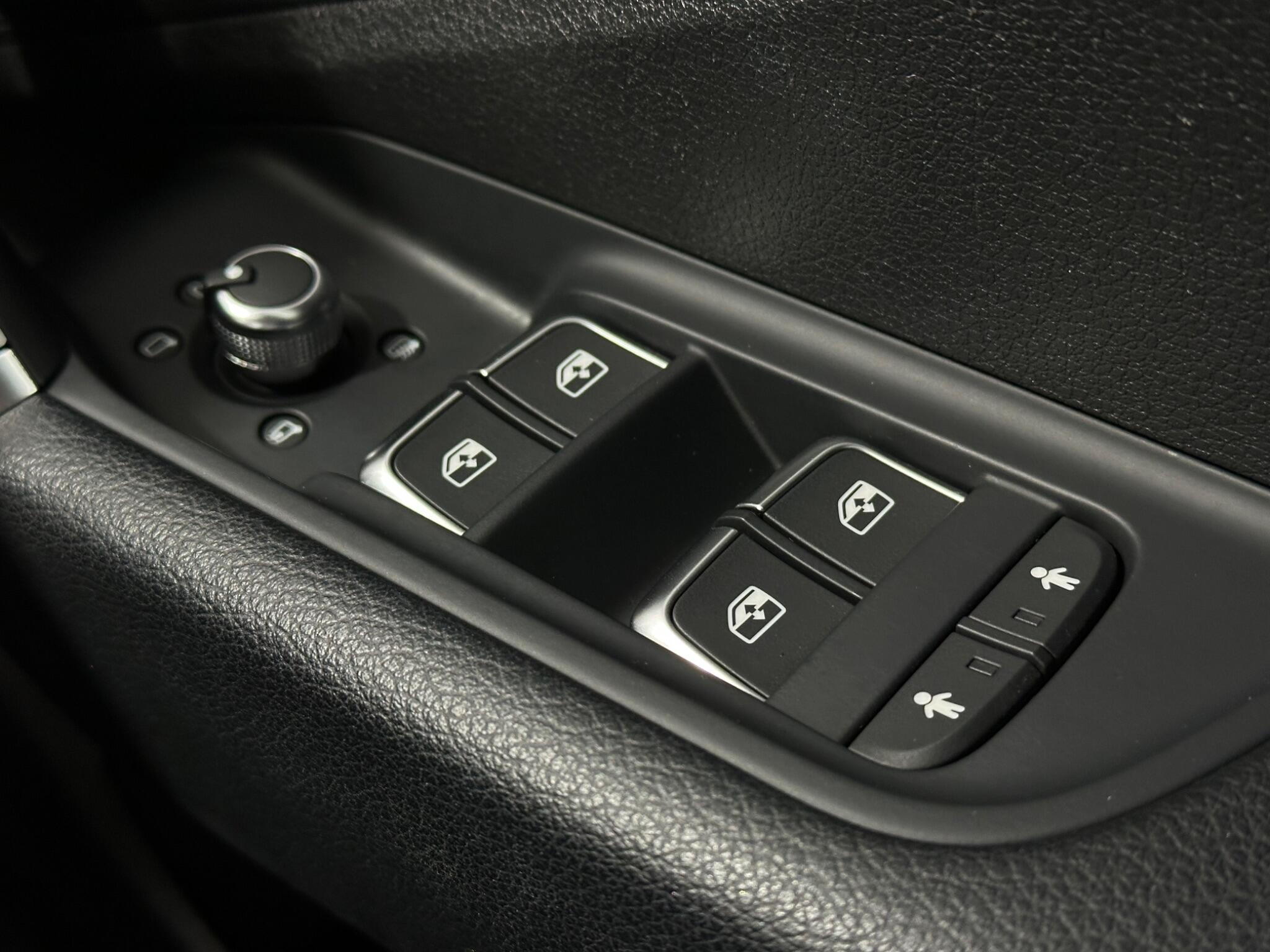 Audi Q2 view 19