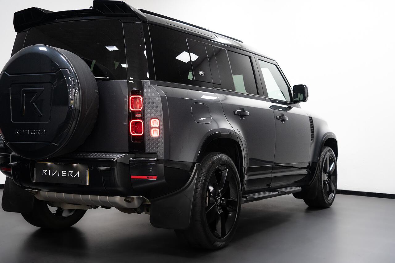 Land Rover Defender view 43