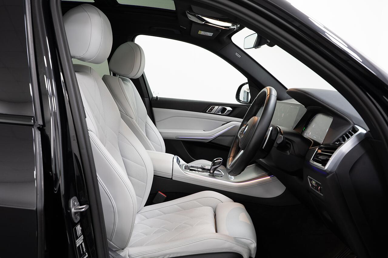BMW X5 view 3