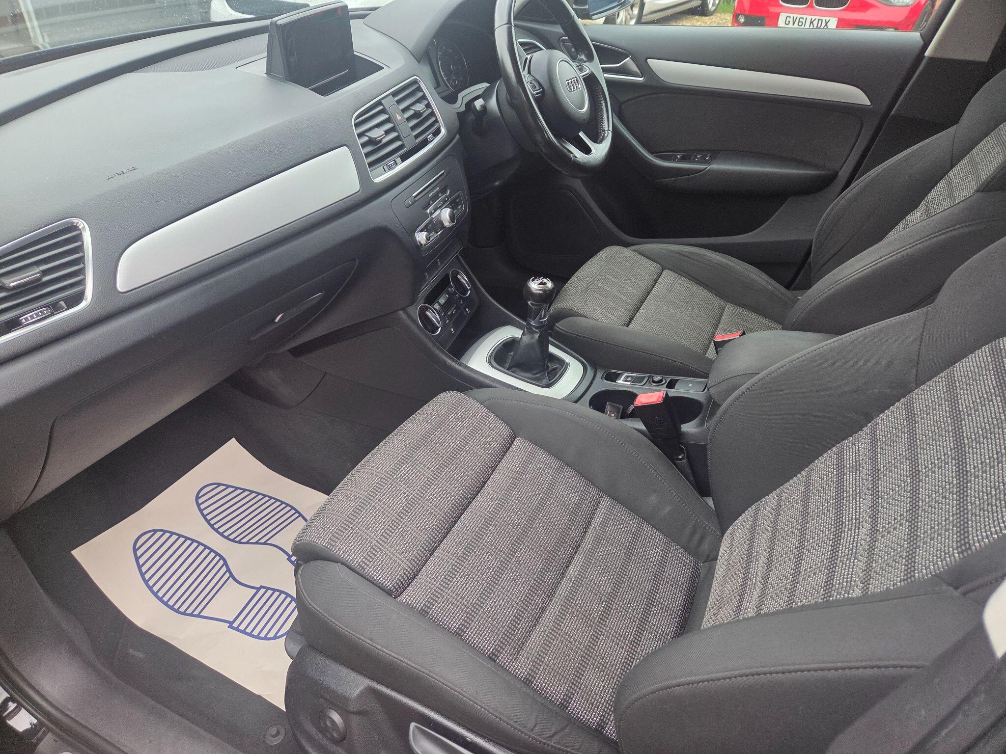 Audi Q3 view 58