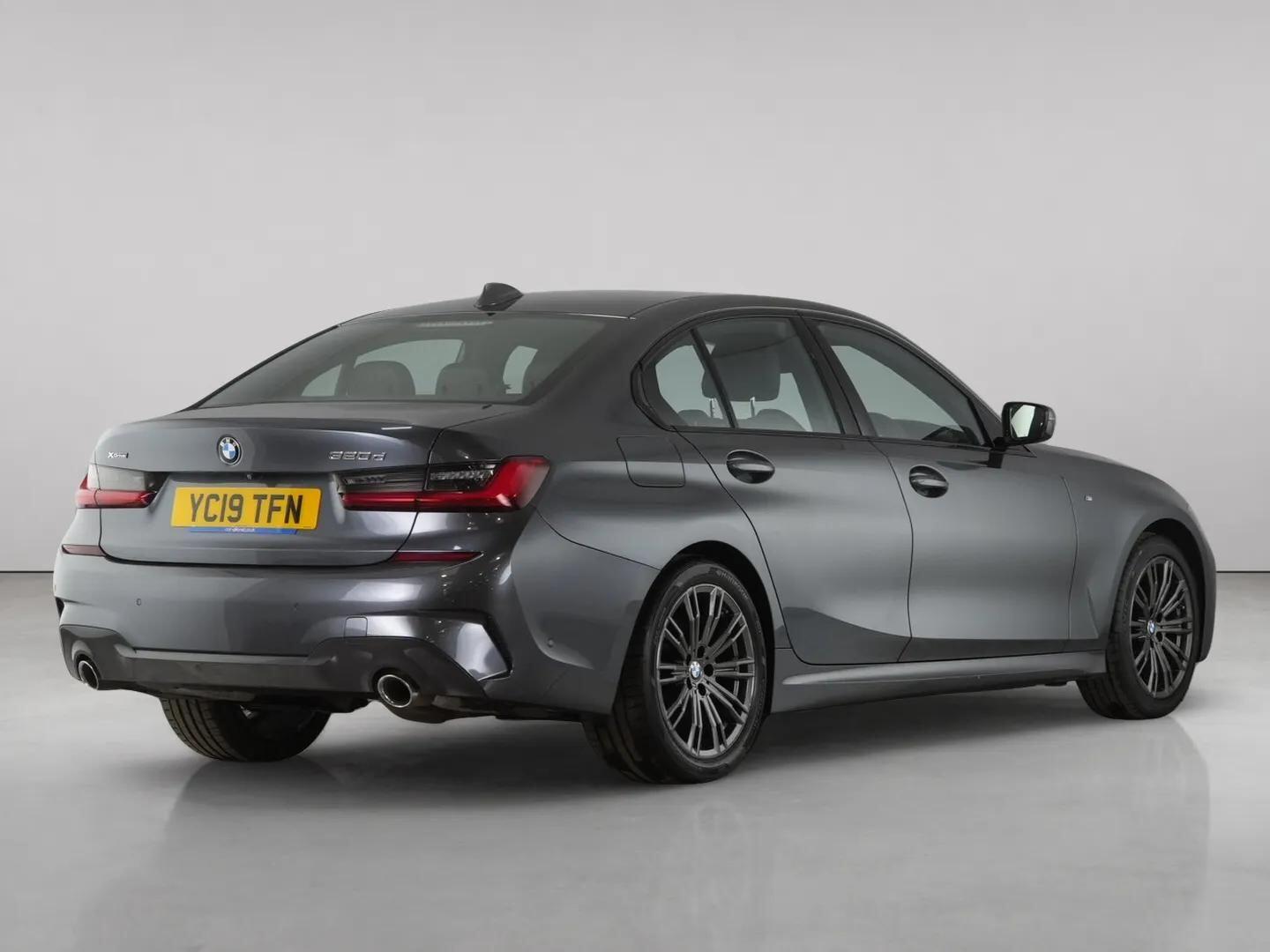 BMW 3 Series view 11