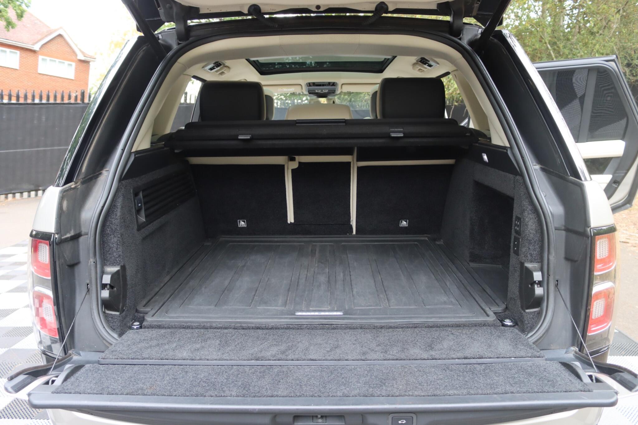 Land Rover Range Rover view 28